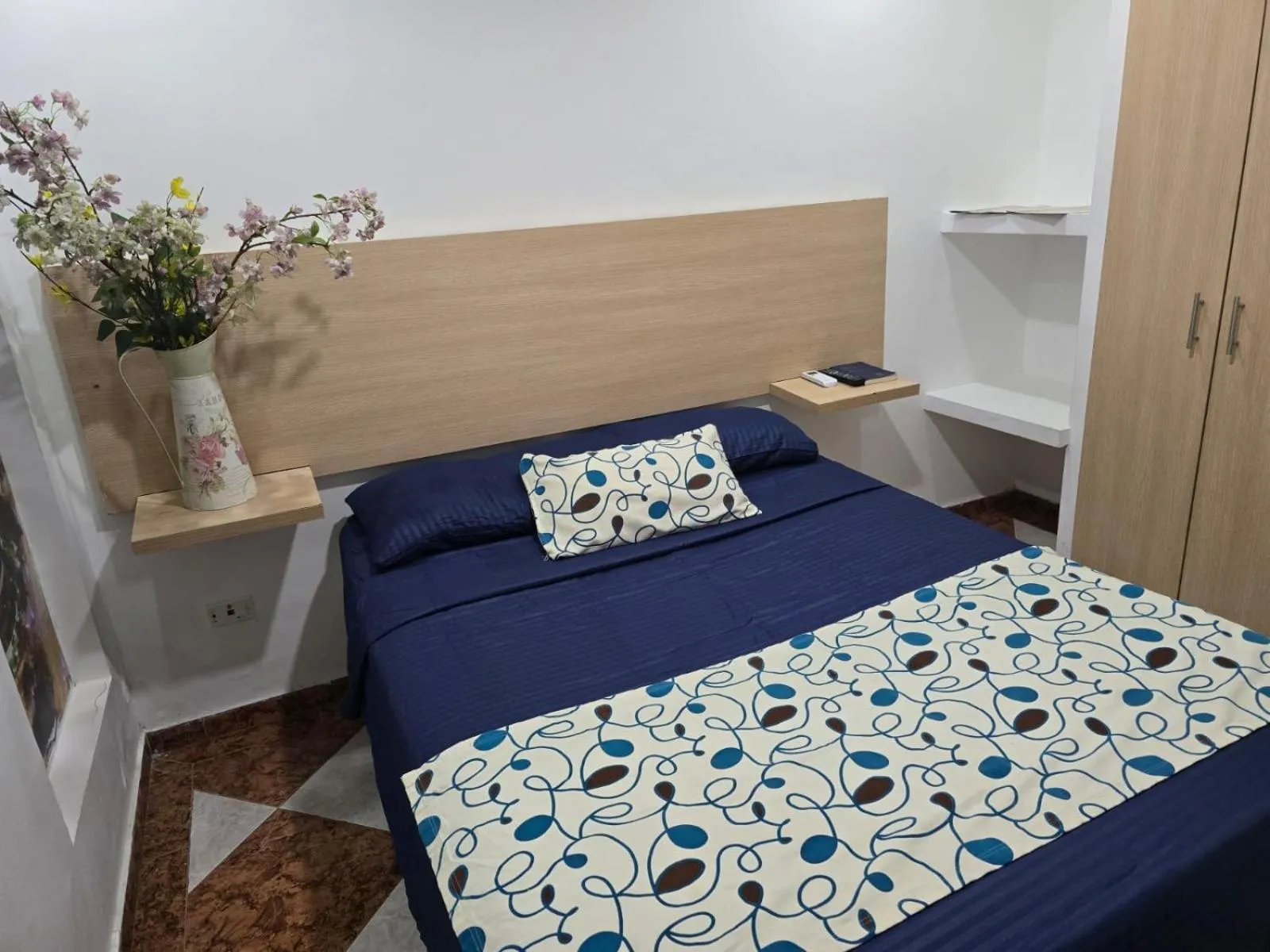 Bed in Hotel Plaza 43