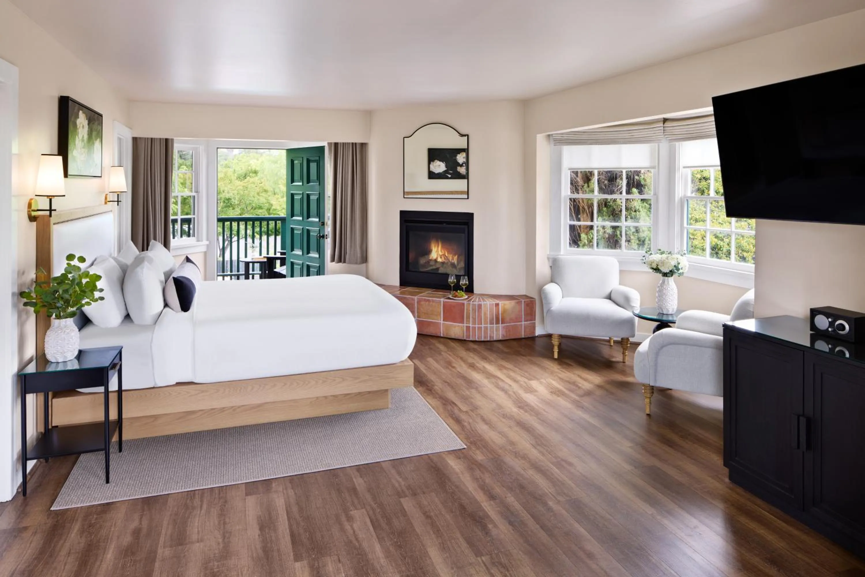 Bed in Maison Fleurie, A Four Sisters Inn