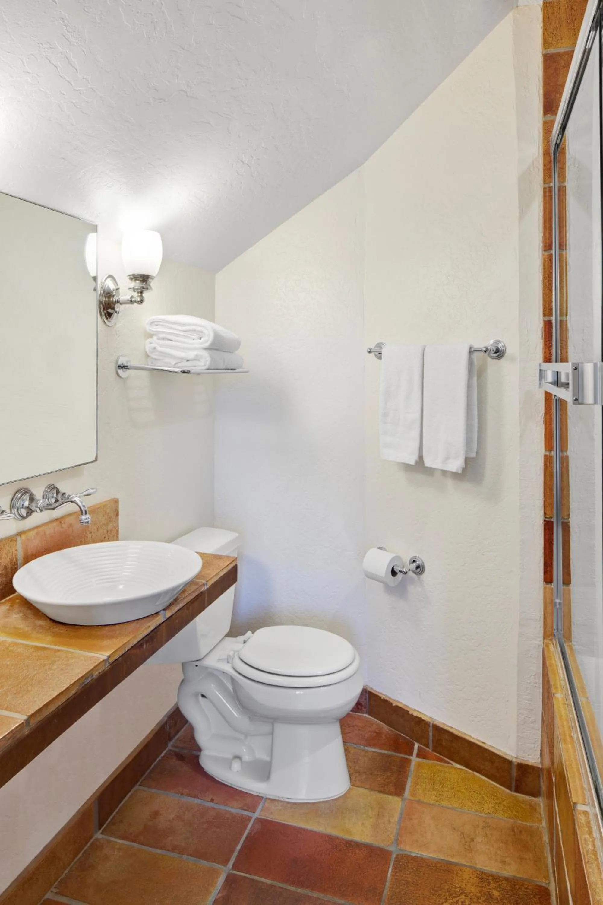 Maison Fleurie, A Four Sisters Inn