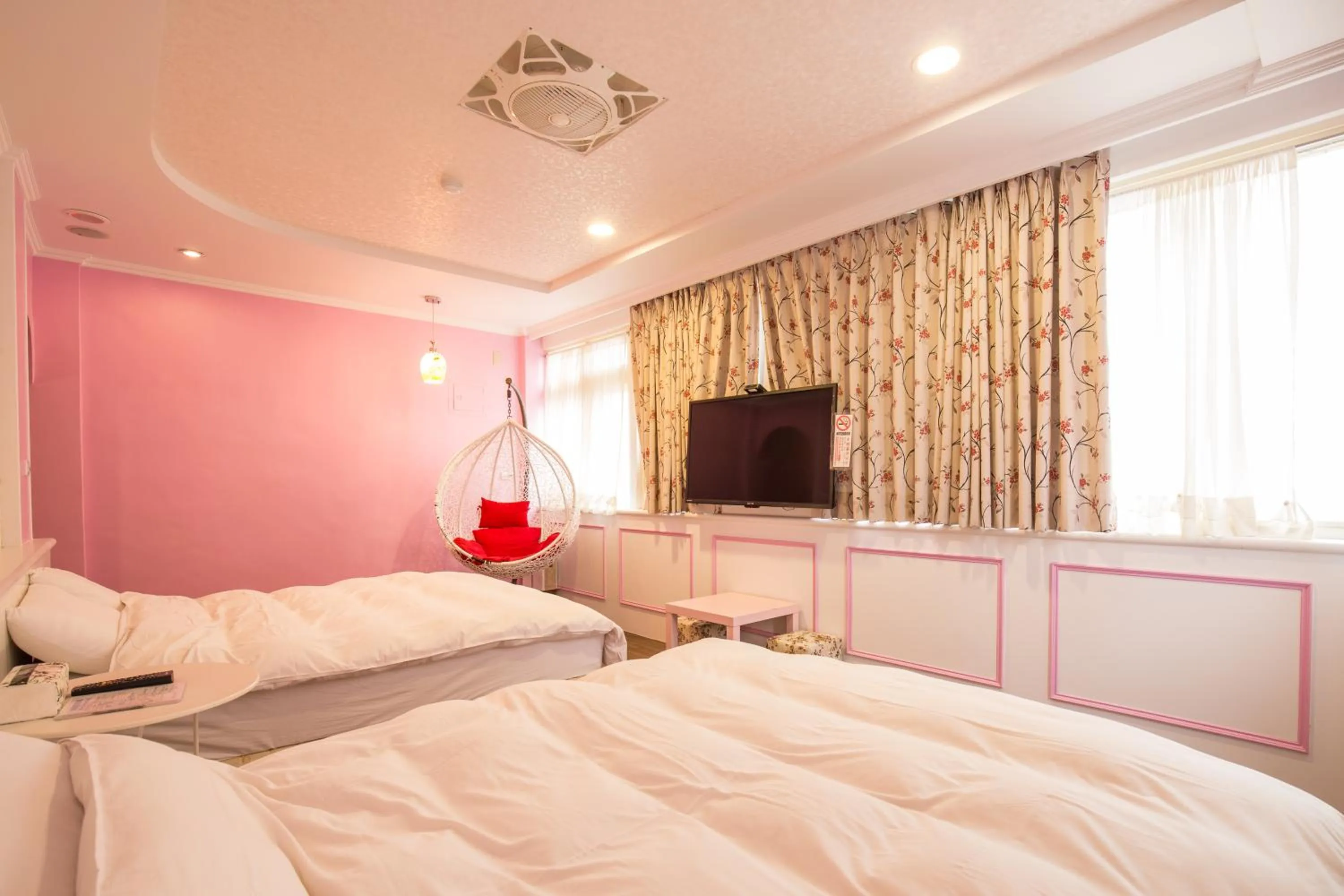 bunk bed, Bed in N. Castle Hotel