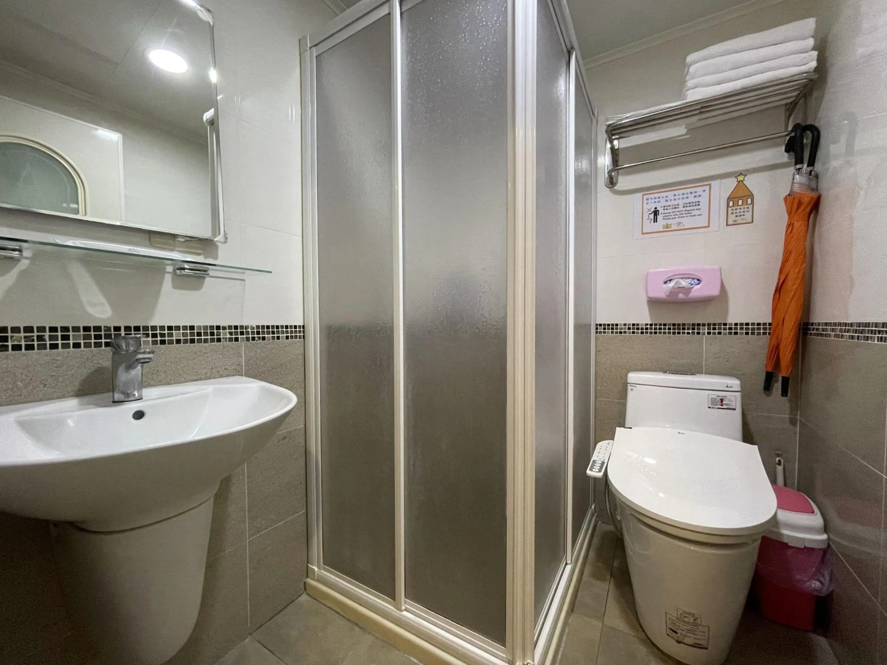 Bathroom in N. Castle Hotel