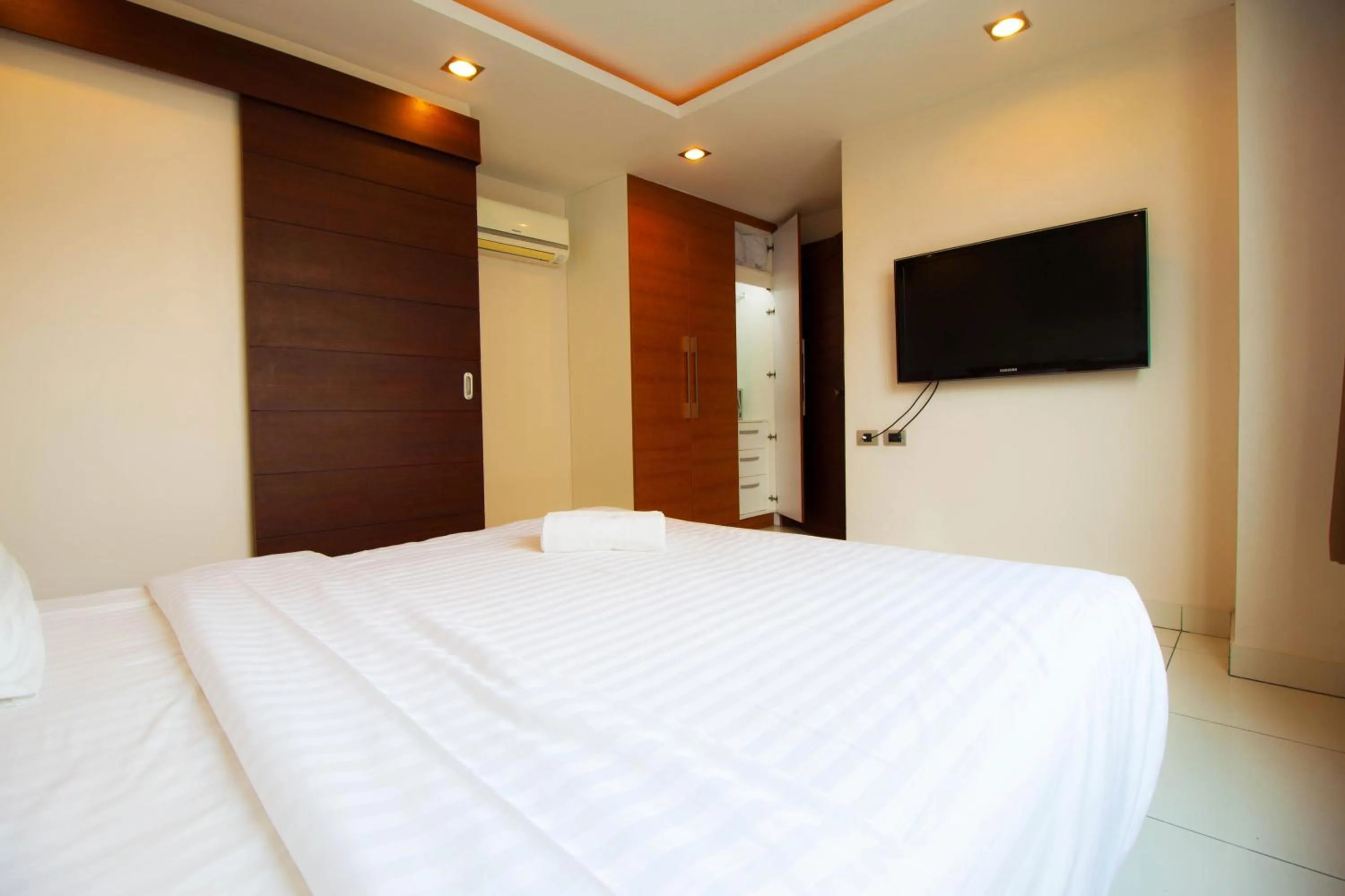 Bedroom, Bed in Hyde Park Residence by Pattaya Sunny rentals