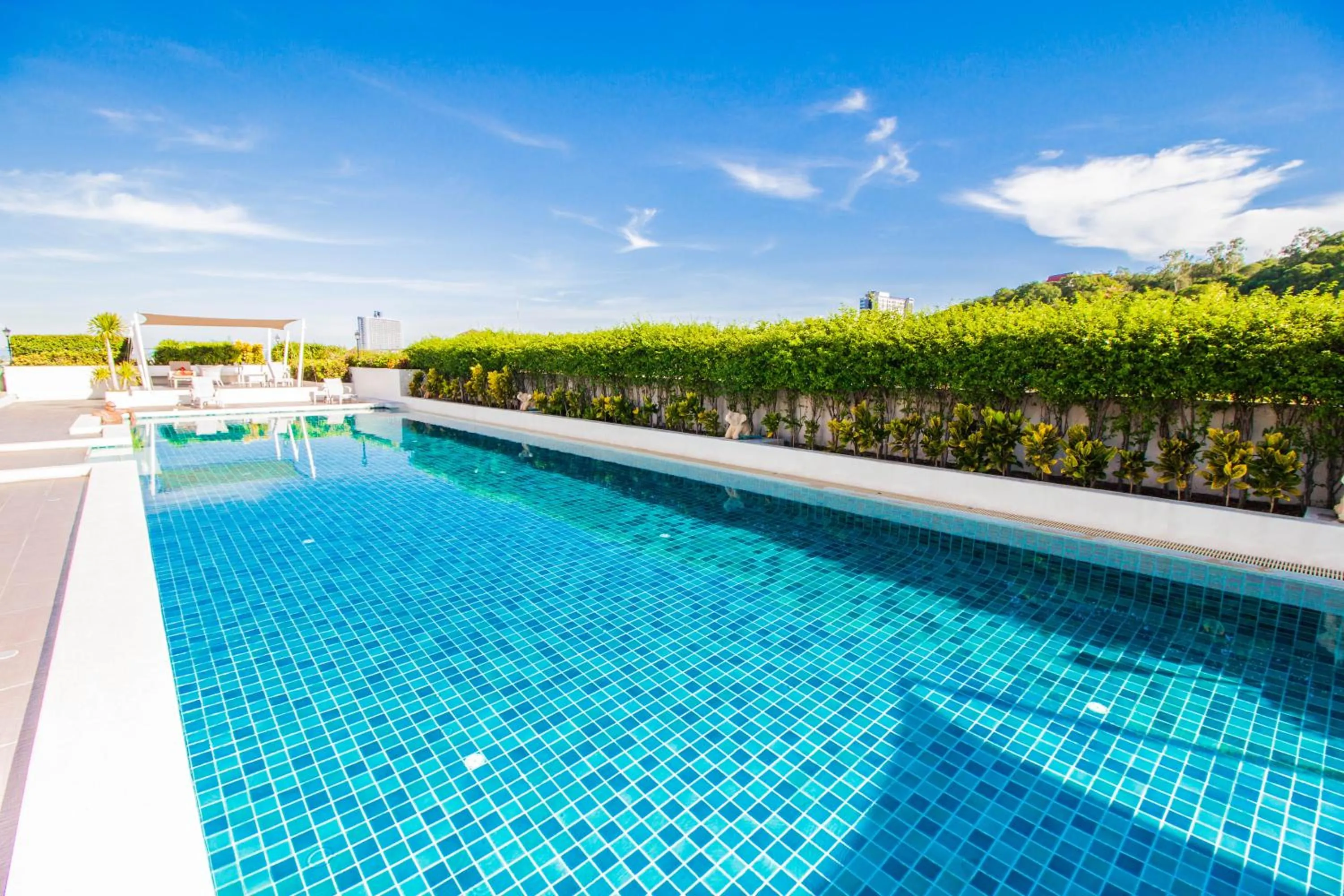 Swimming pool in Hyde Park Residence by Pattaya Sunny rentals