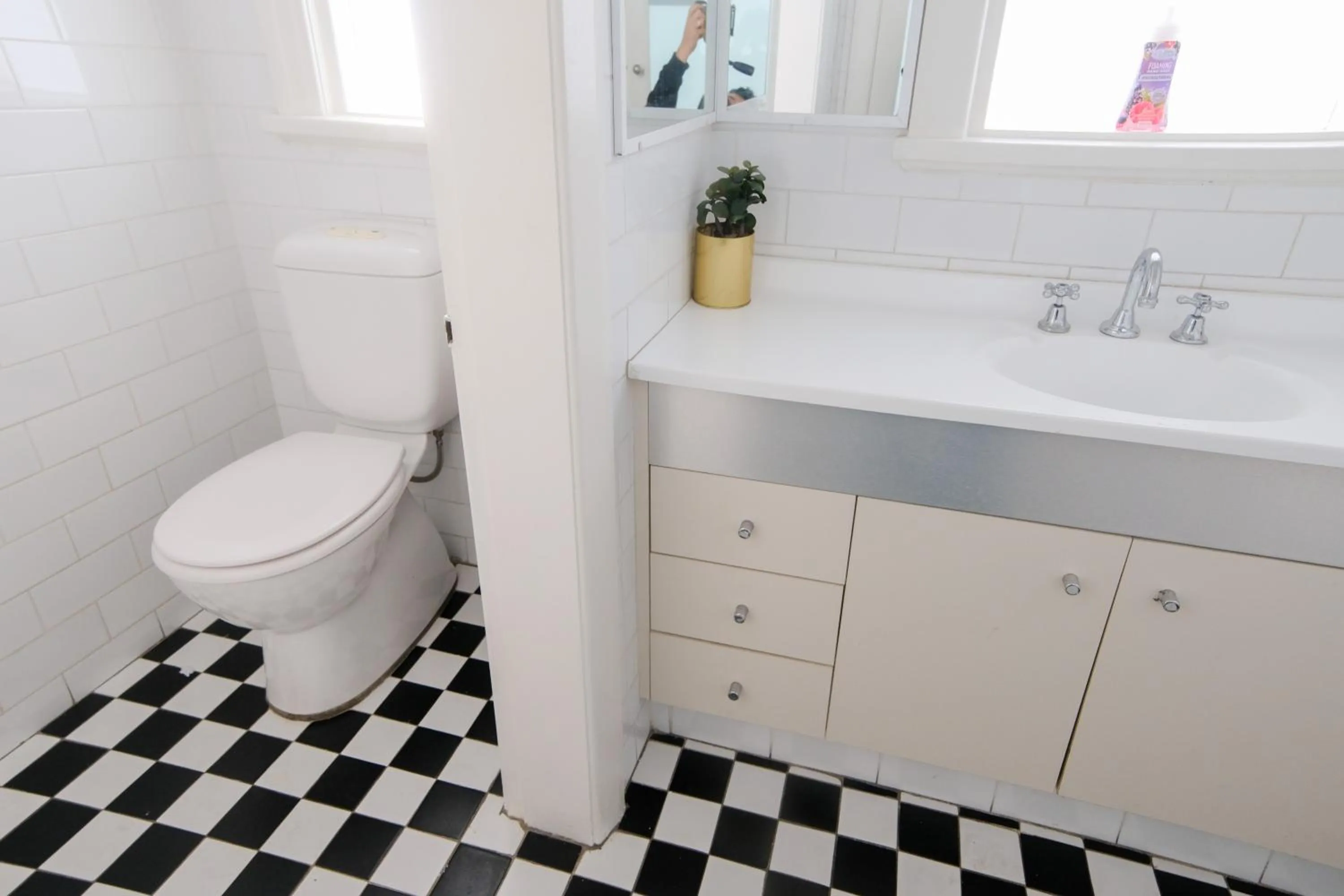 Bathroom in Newcastle Hotel