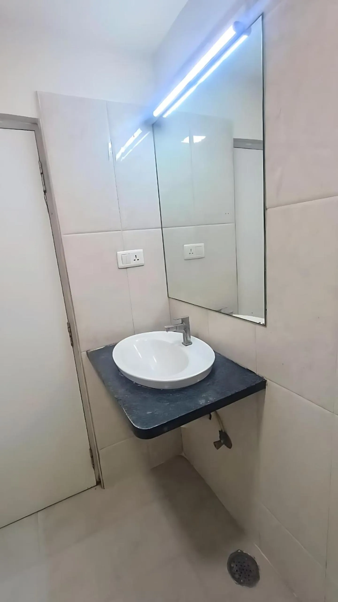 Toilet in La Riviera Suites