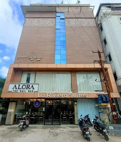 La Riviera Suites
