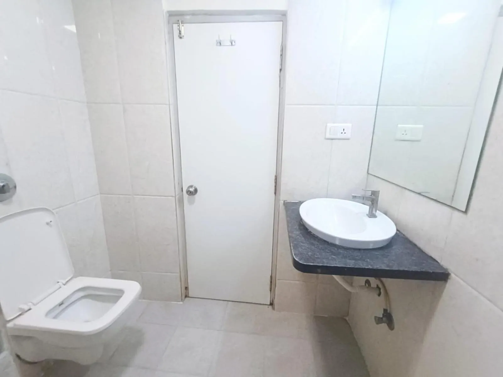 Bathroom in La Riviera Suites