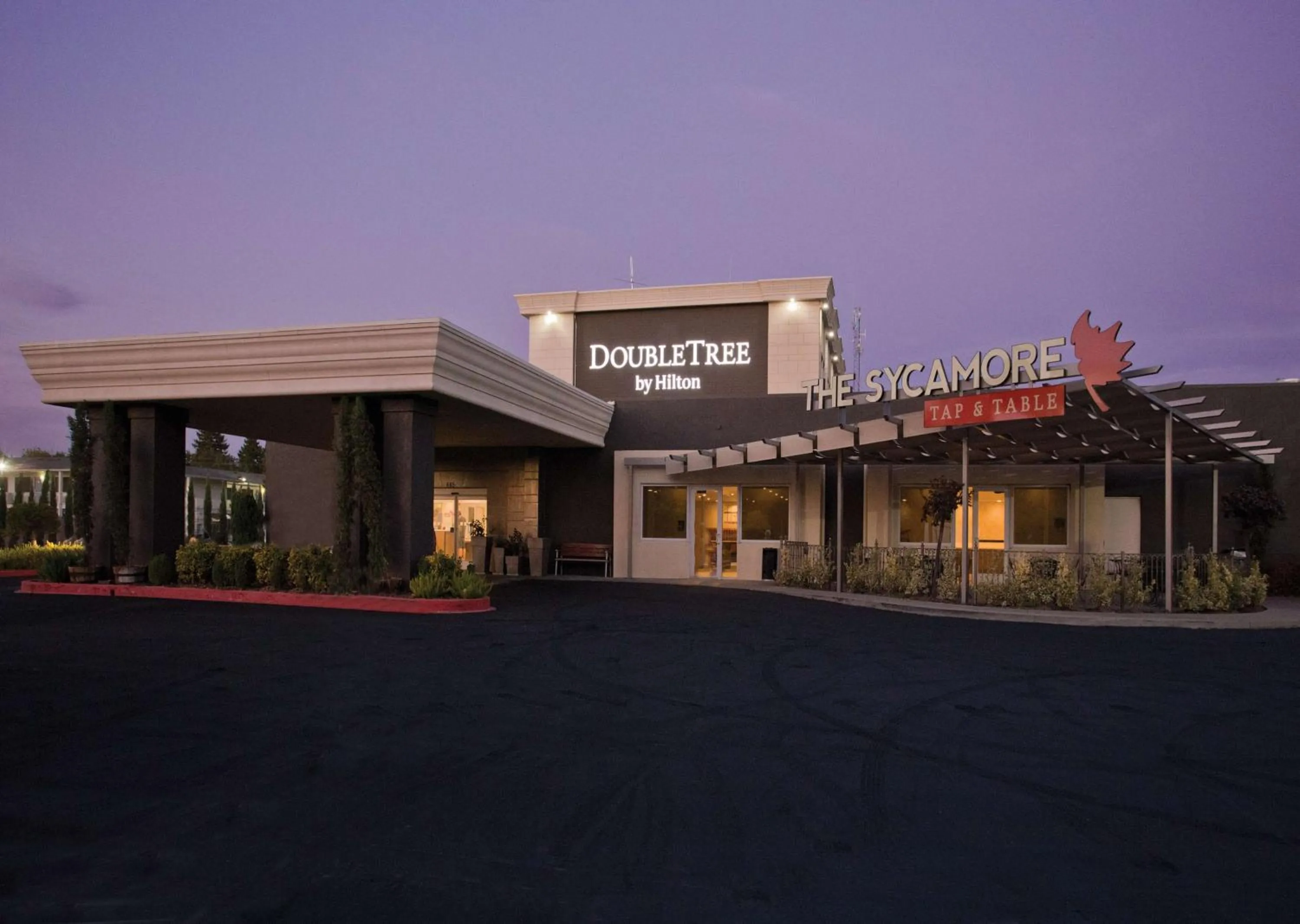 Property building in Doubletree By Hilton Chico, Ca