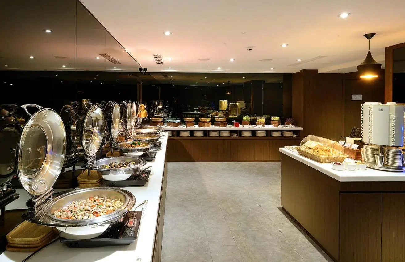 Restaurant/places to eat in Aeris International Hotel Restaurant/places to eat in Aeris International Hotel