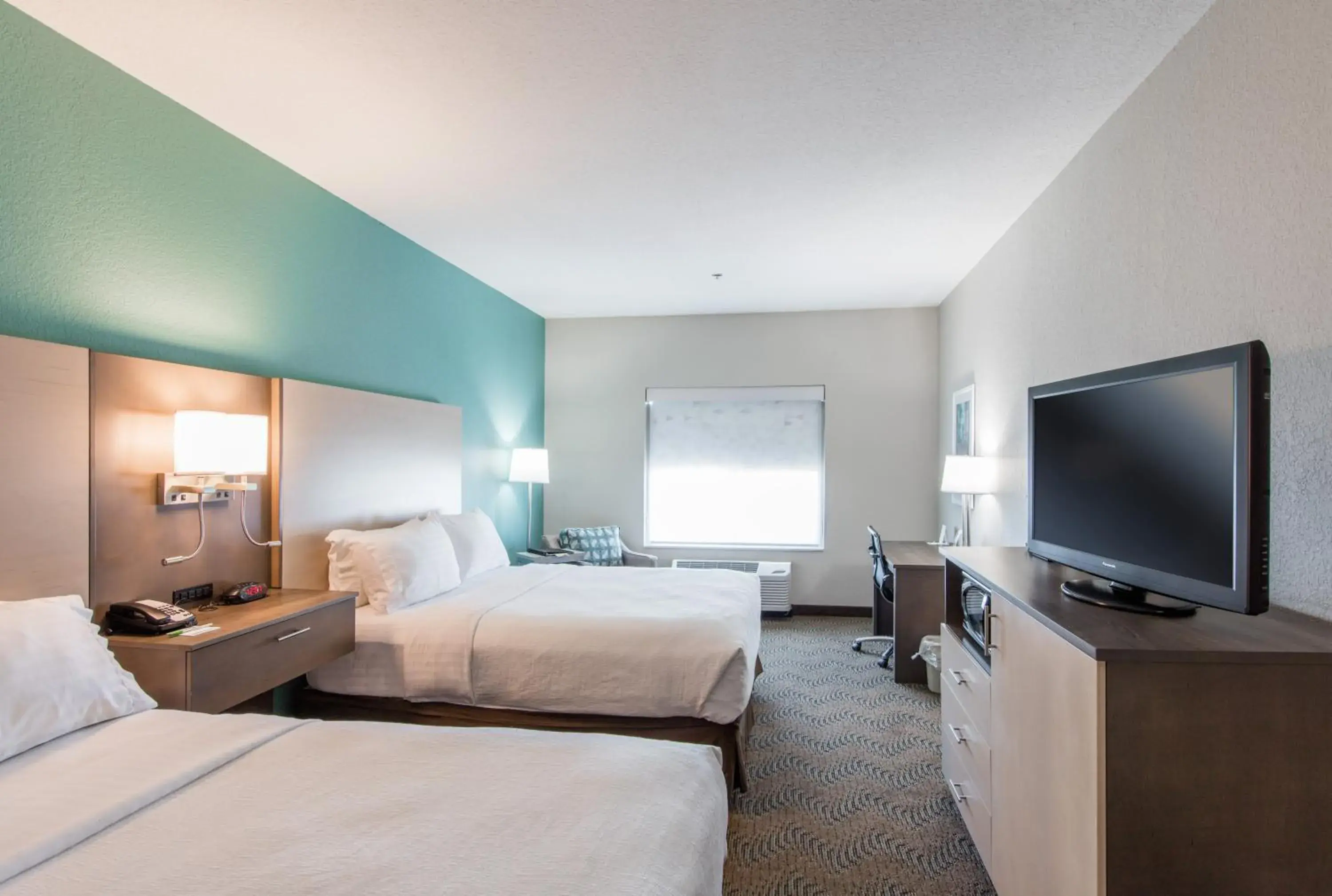 Standard Queen Room with Two Queen Beds in Holiday Inn & Suites Lake City by IHG Standard Queen Room with Two Queen Beds in Holiday Inn & Suites Lake City by IHG