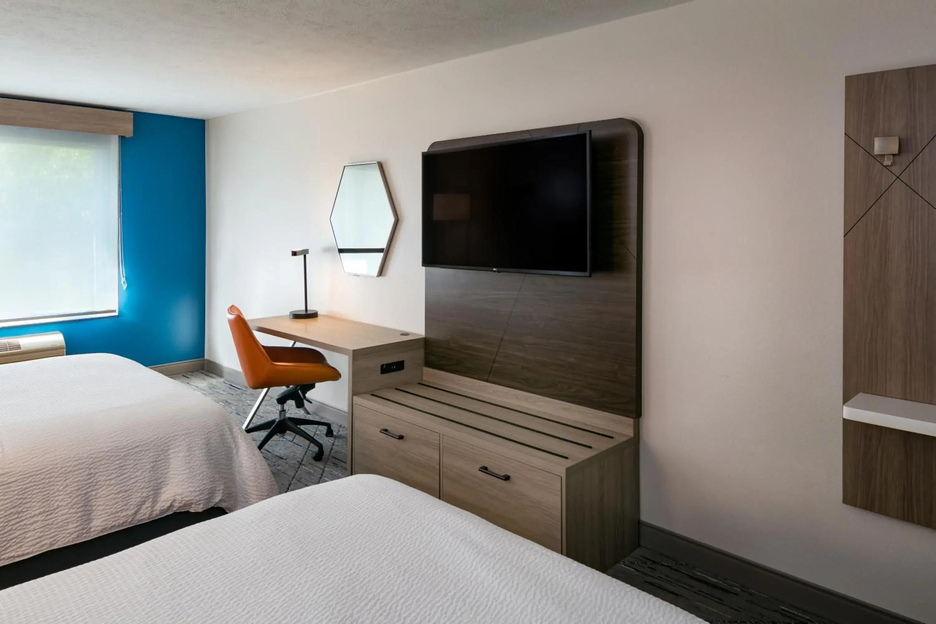 TV and multimedia, Bed in Holiday Inn Express Lewiston by IHG TV and multimedia, Bed in Holiday Inn Express Lewiston by IHG