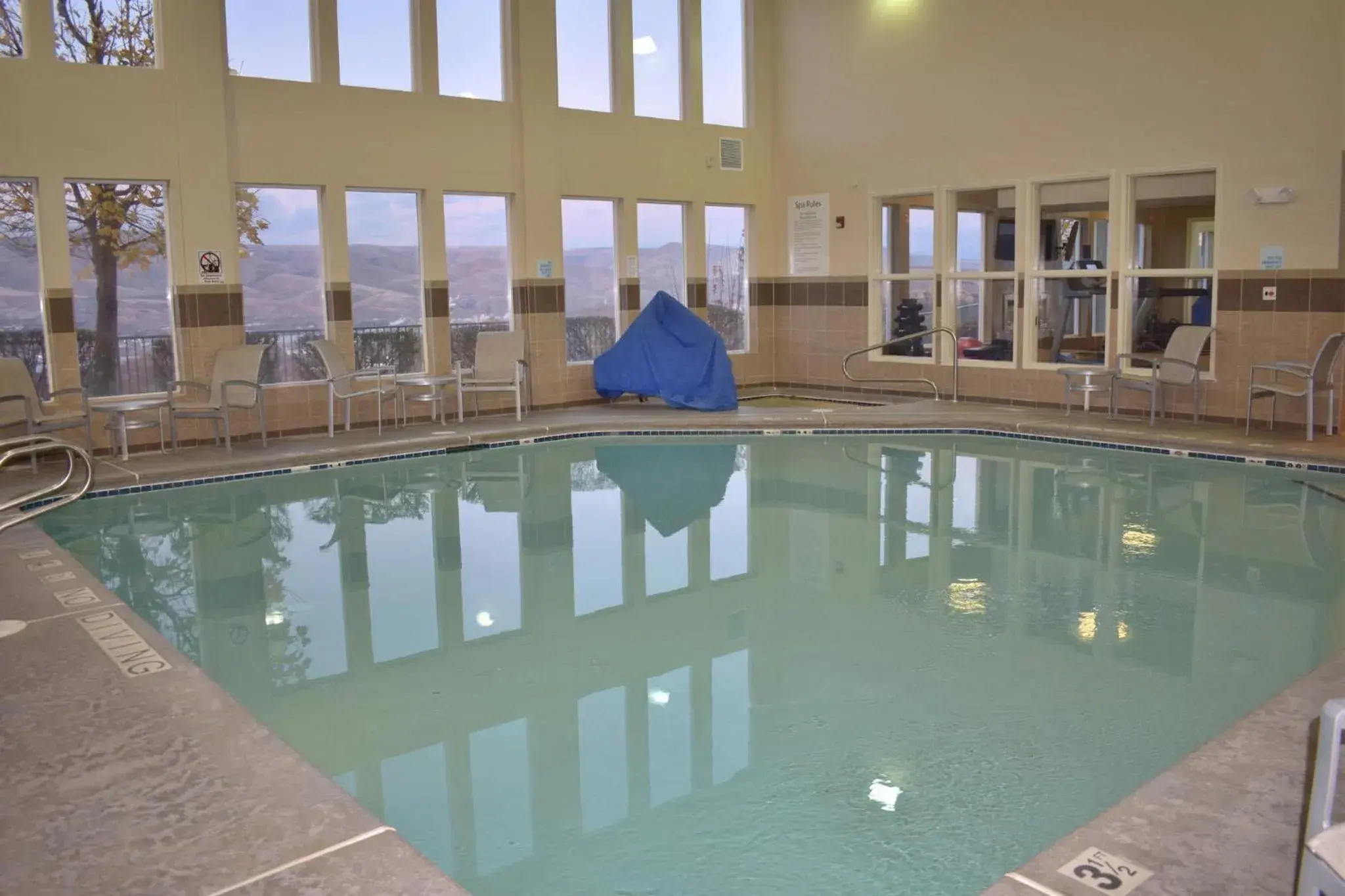 Swimming pool in Holiday Inn Express Lewiston by IHG Swimming pool in Holiday Inn Express Lewiston by IHG