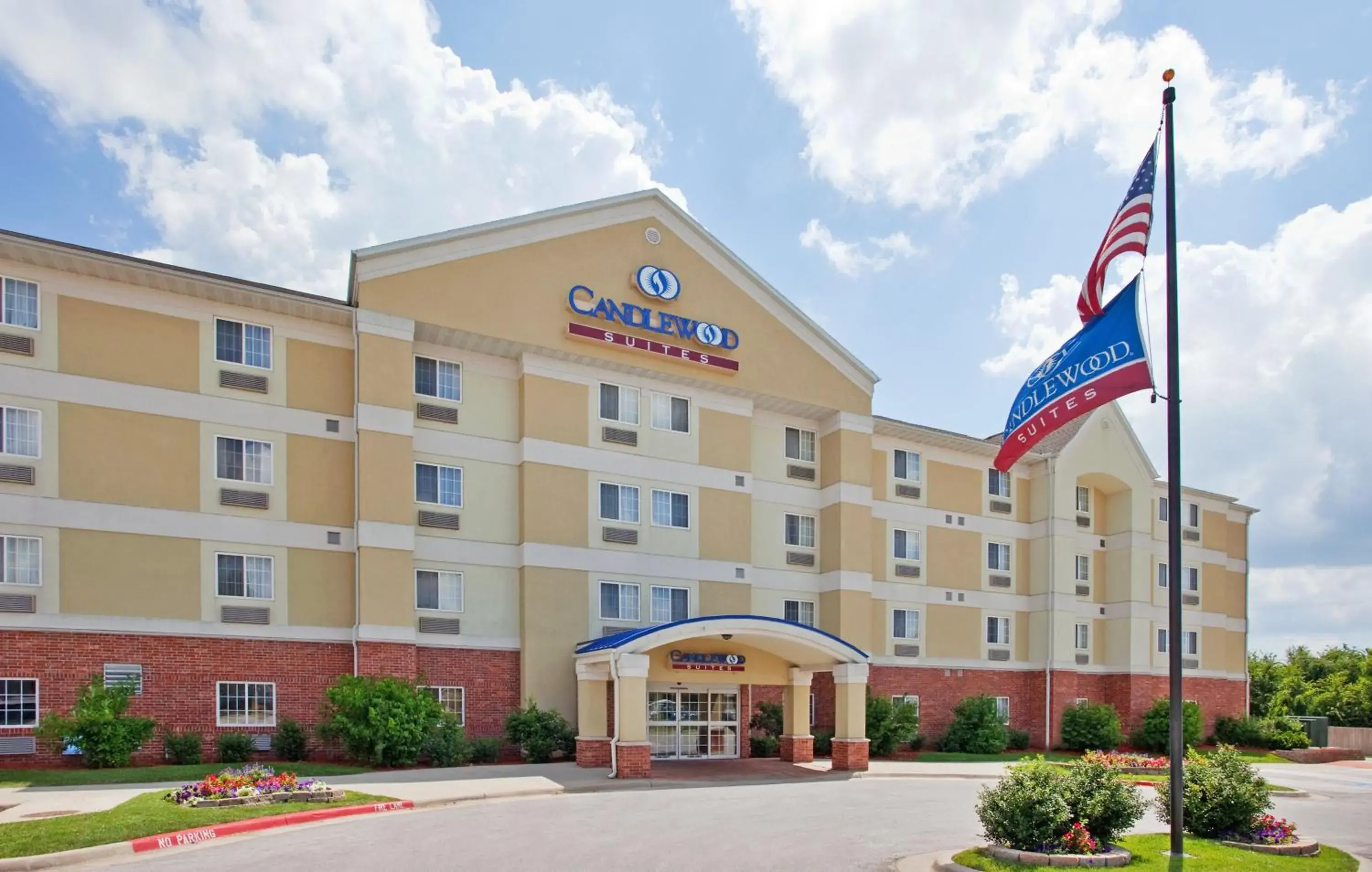 Property building in Candlewood Suites Joplin by IHG Property building in Candlewood Suites Joplin by IHG