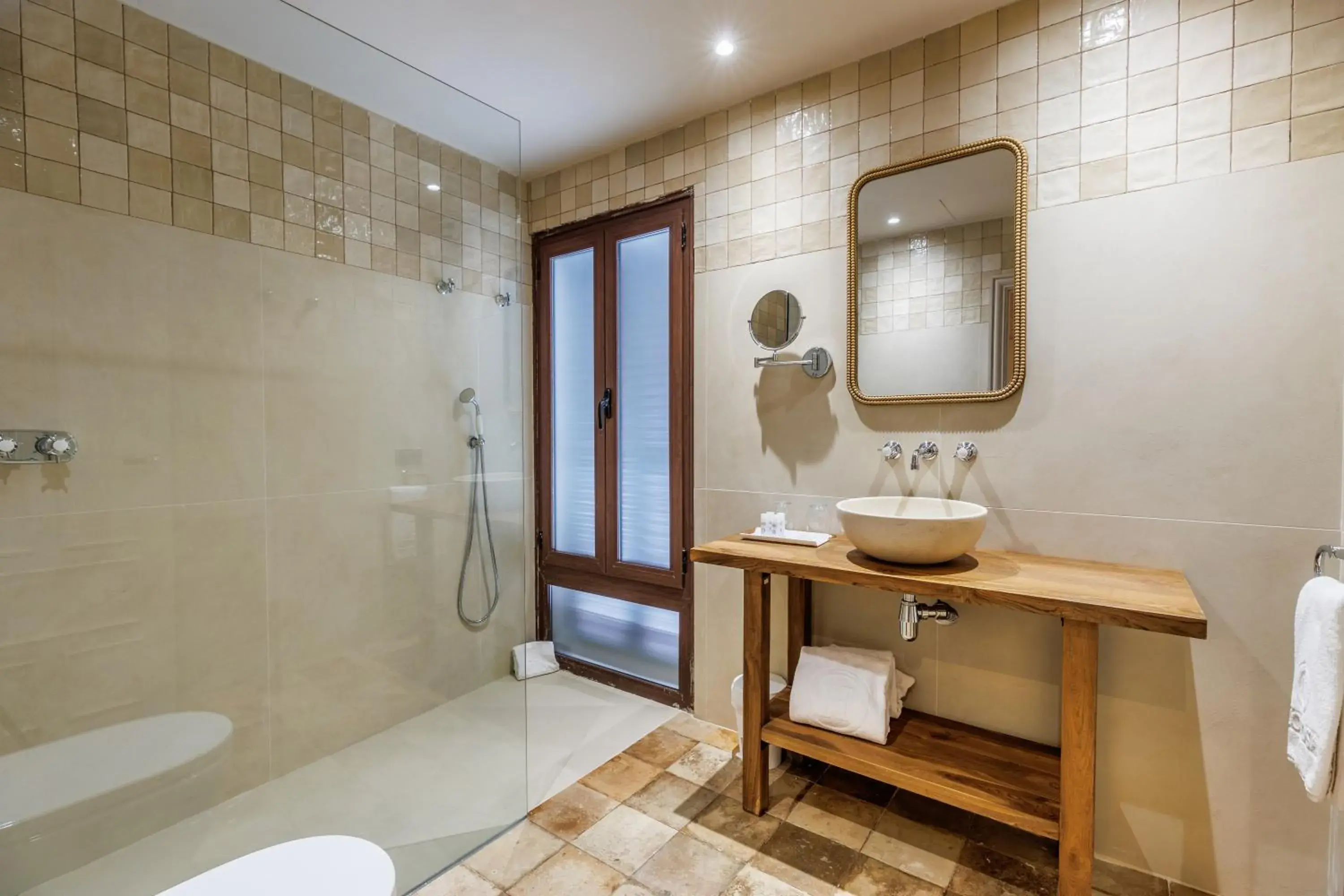 Double or Twin Room in Hoposa Uyal 4 Sup Double or Twin Room in Hoposa Uyal 4 Sup