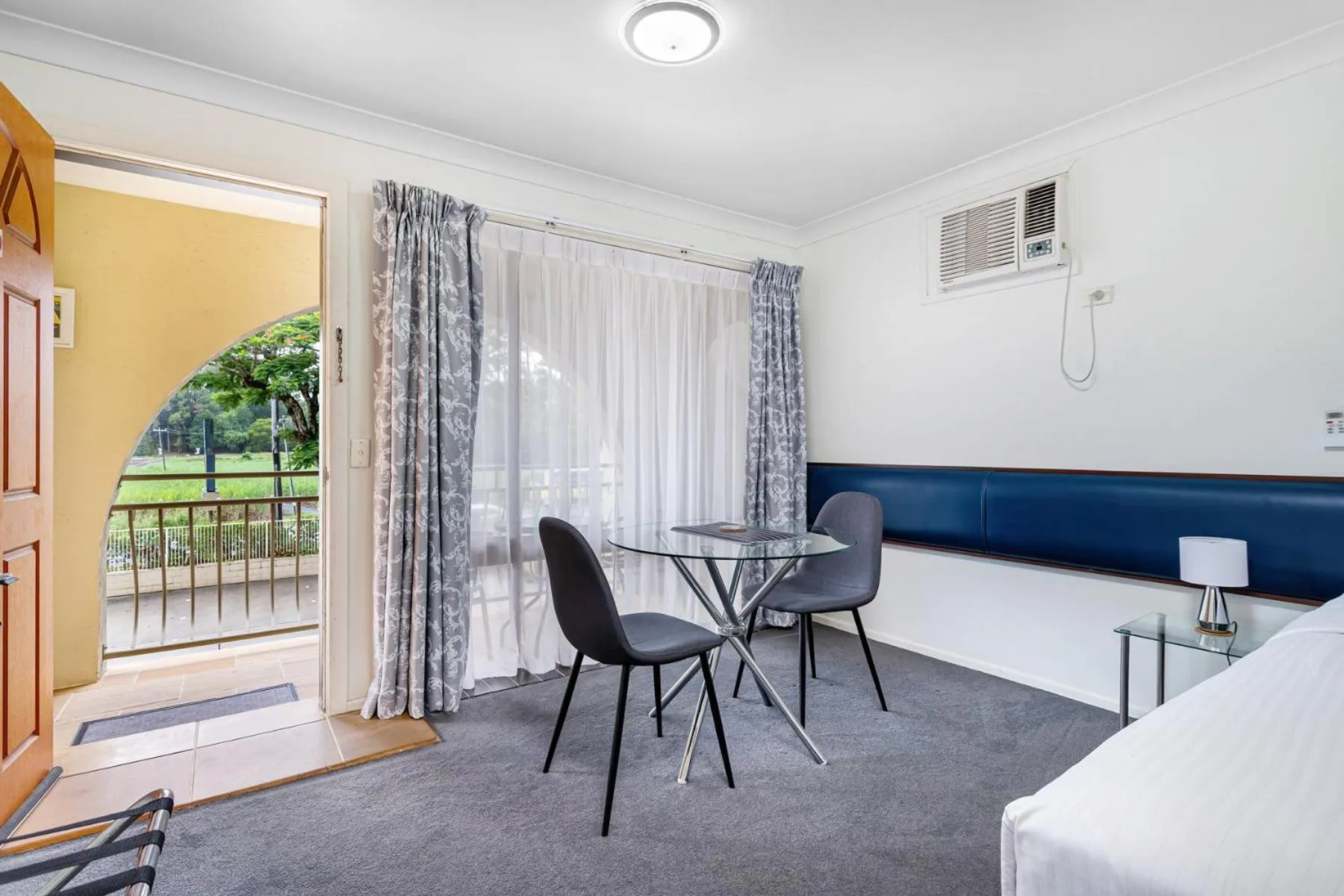 Bed in Gallery Motel