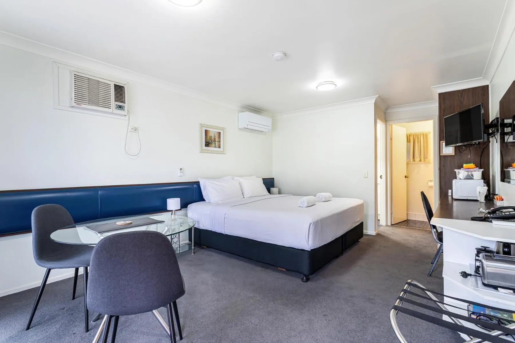 Bed in Gallery Motel