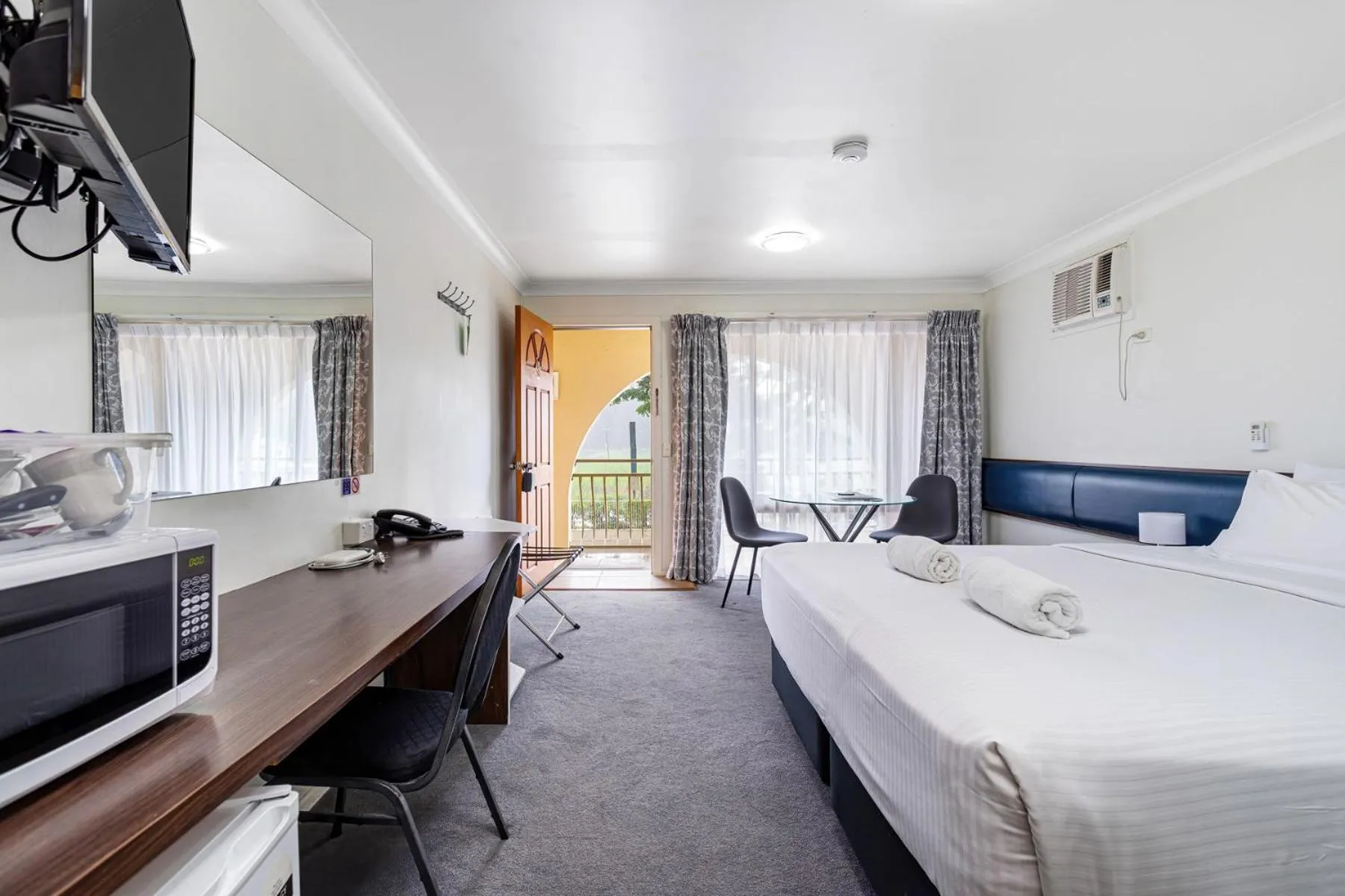 Bed in Gallery Motel