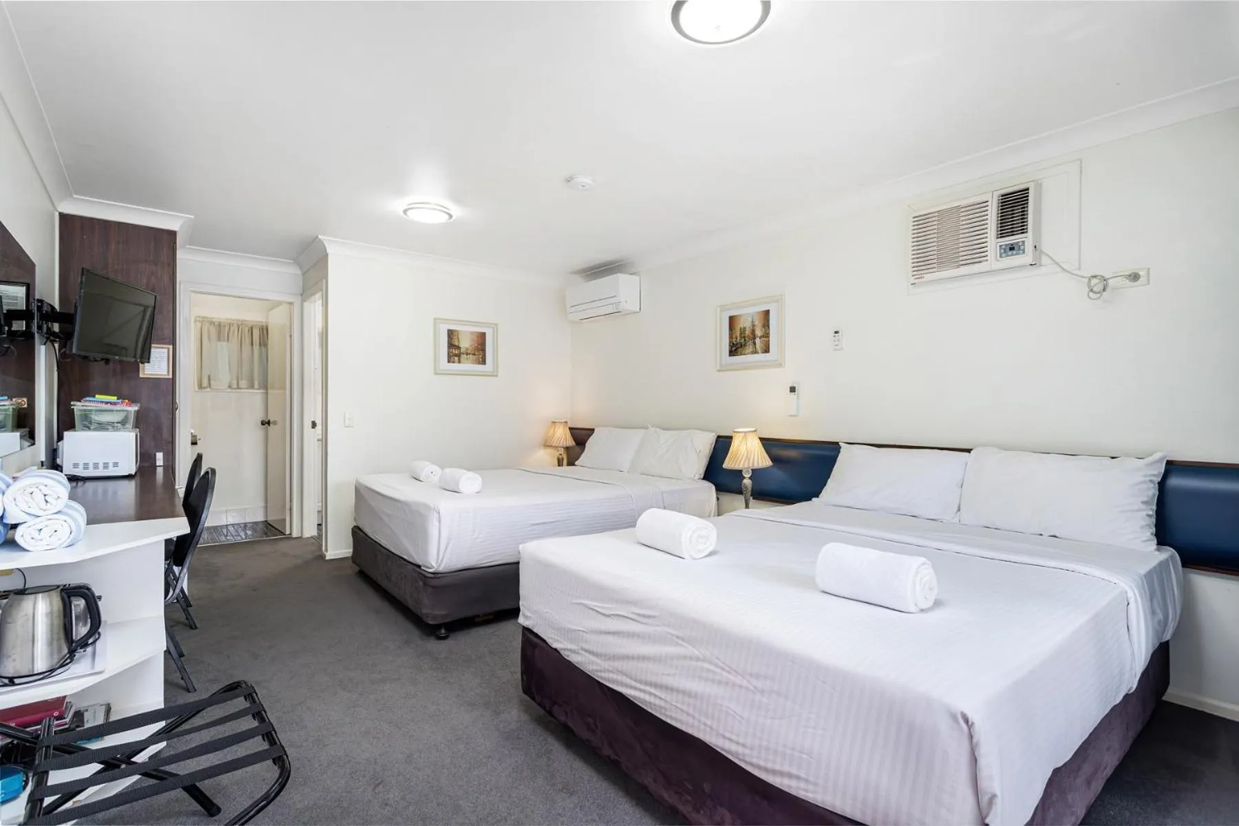 Bed in Gallery Motel