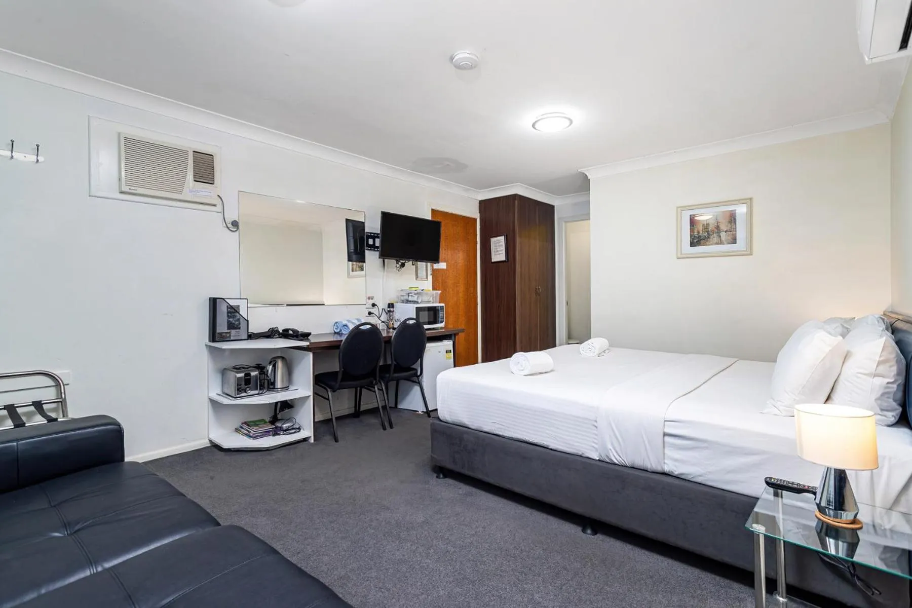 Bed in Gallery Motel