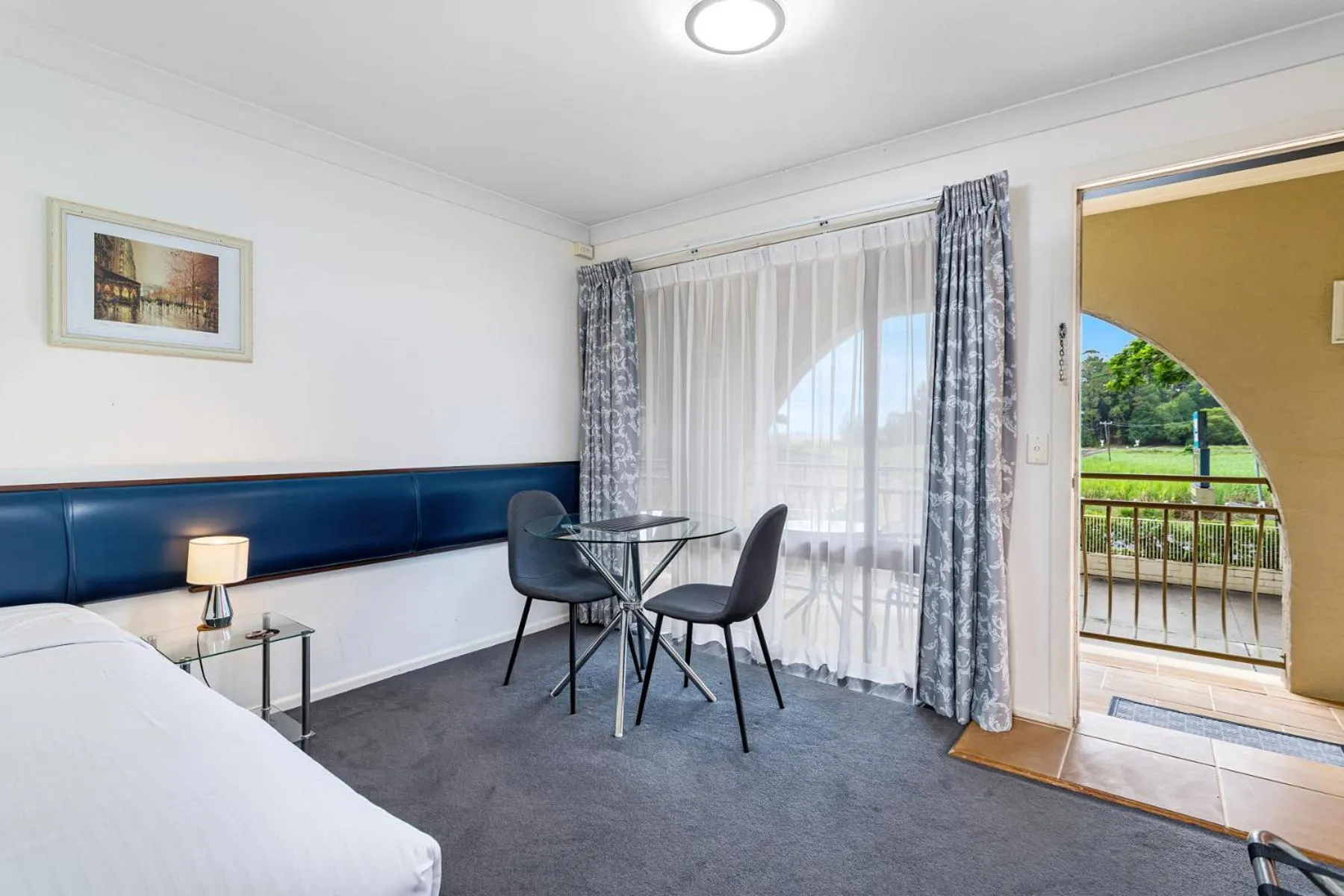 Bed in Gallery Motel