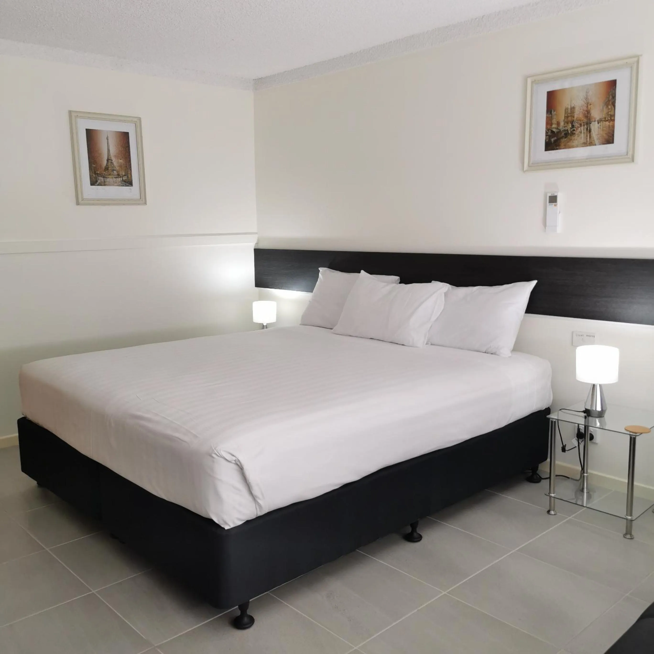 Bedroom, Bed in Gallery Motel