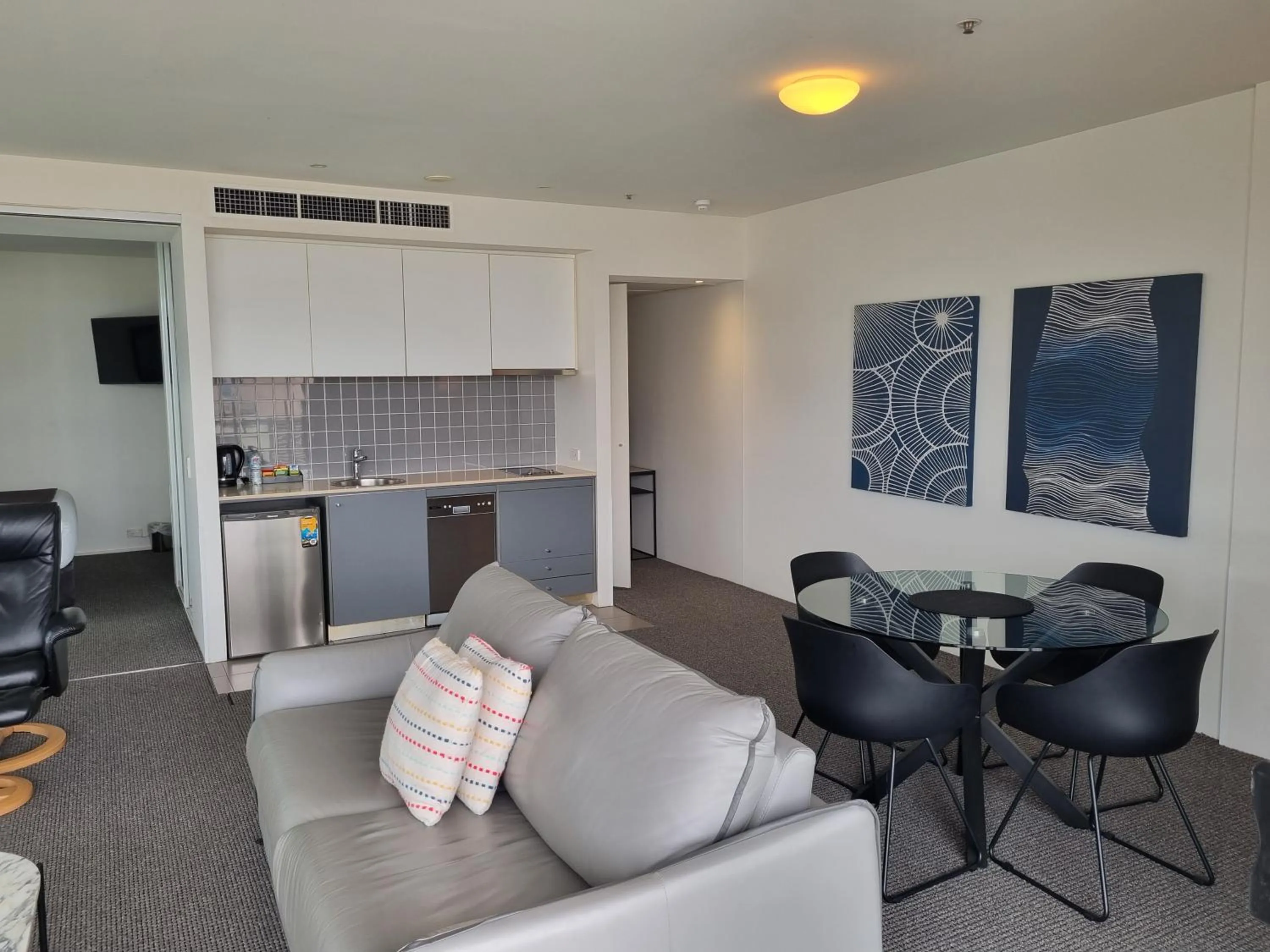 Dining area in Cairns Private Apartments