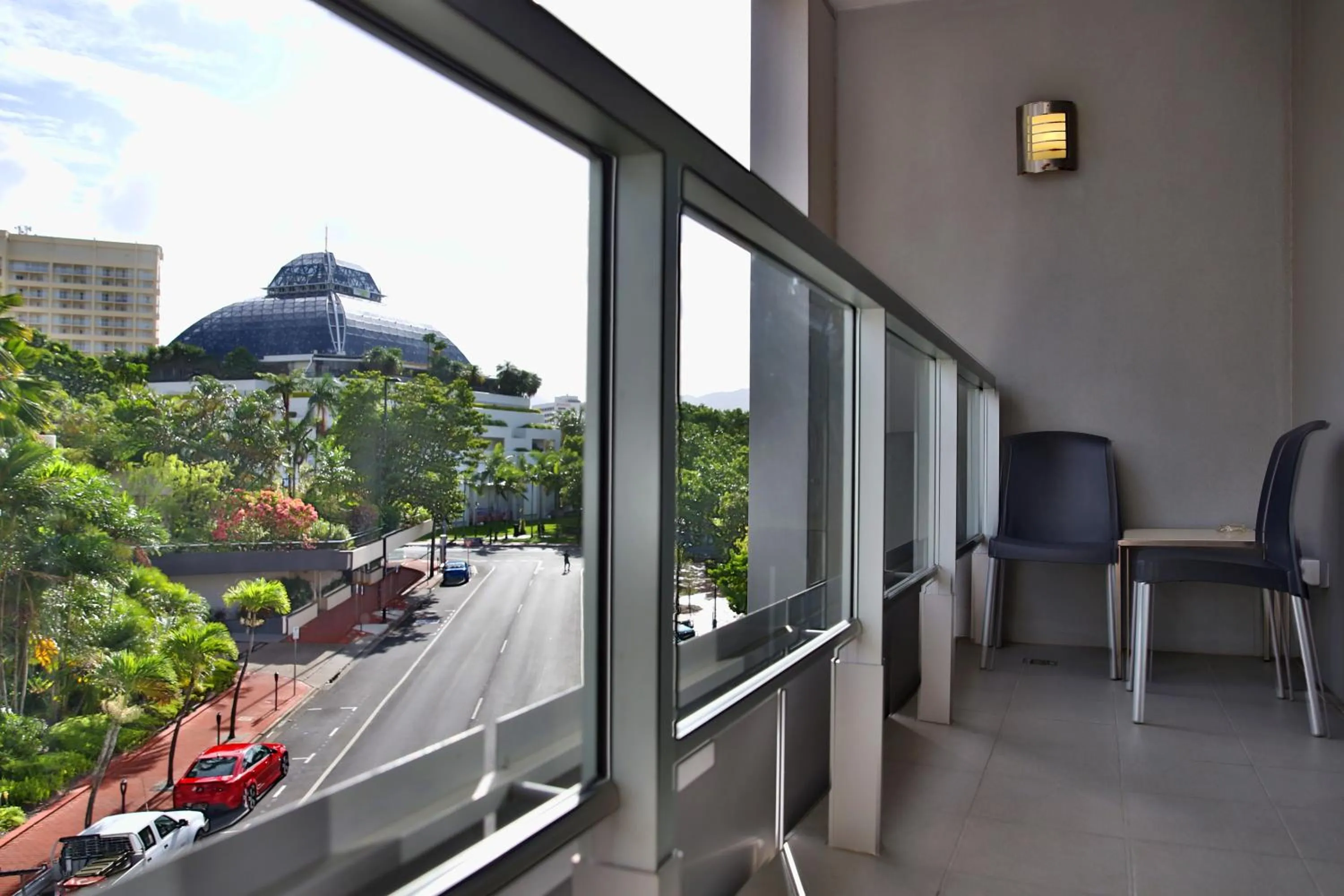 Day in Cairns Private Apartments