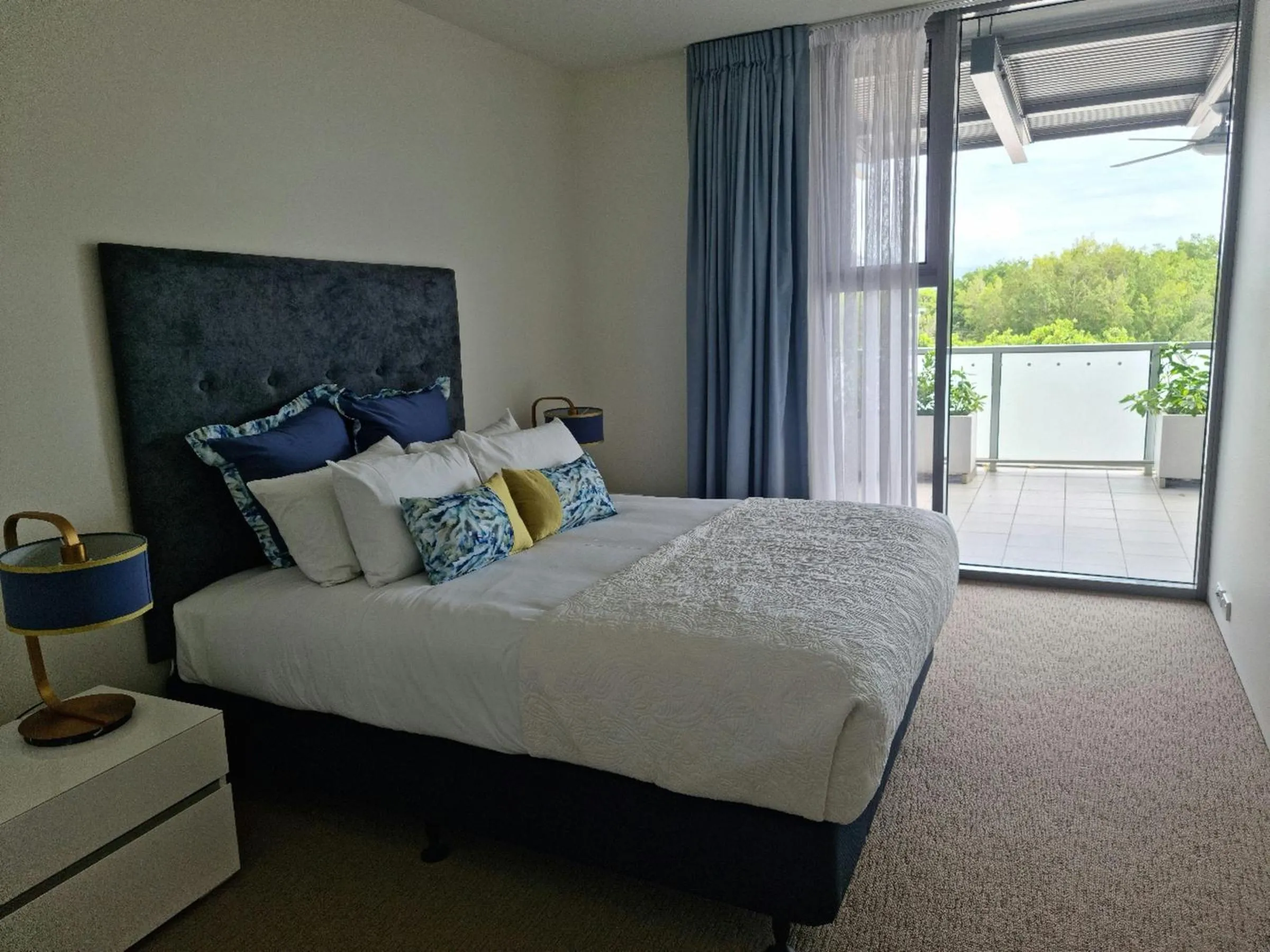 Bedroom, Bed in Cairns Private Apartments