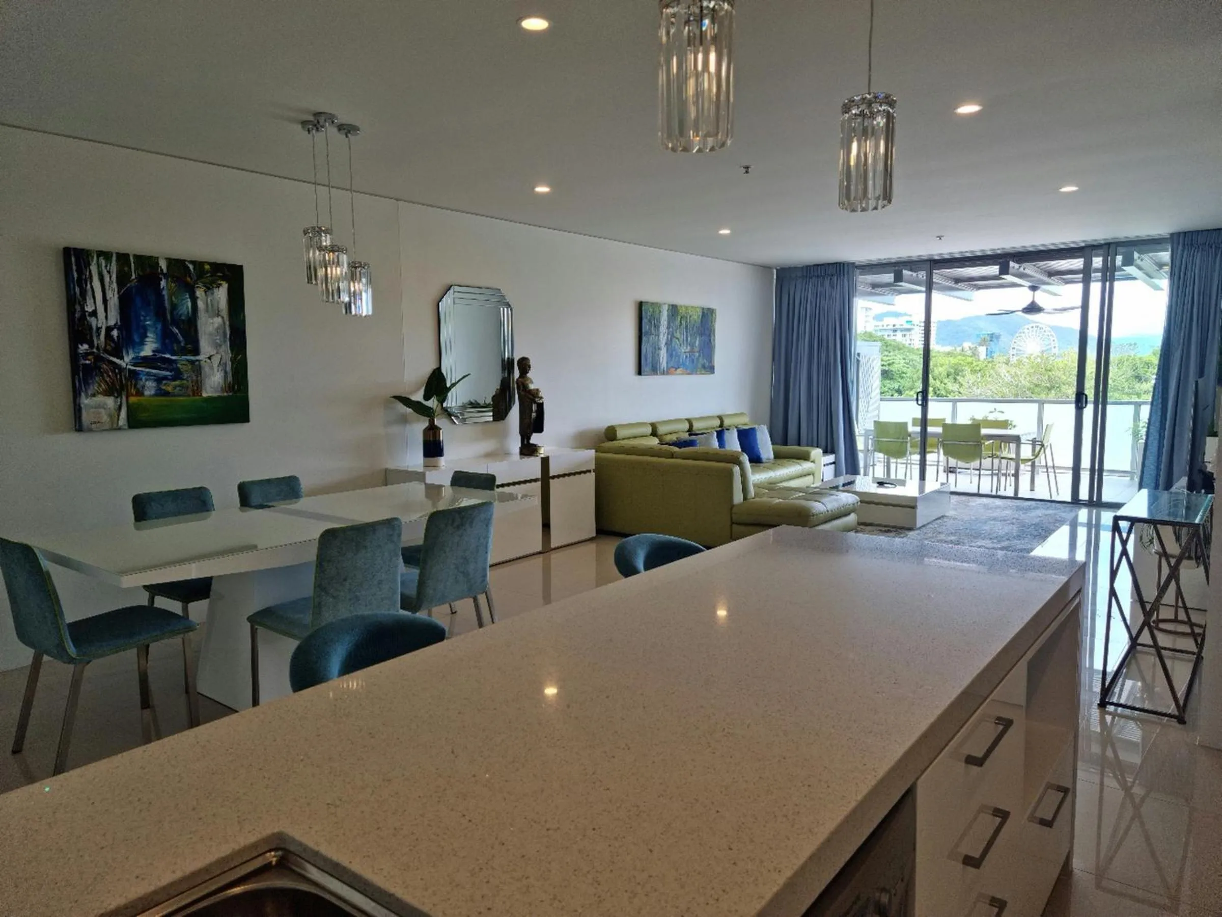 Dining area in Cairns Private Apartments