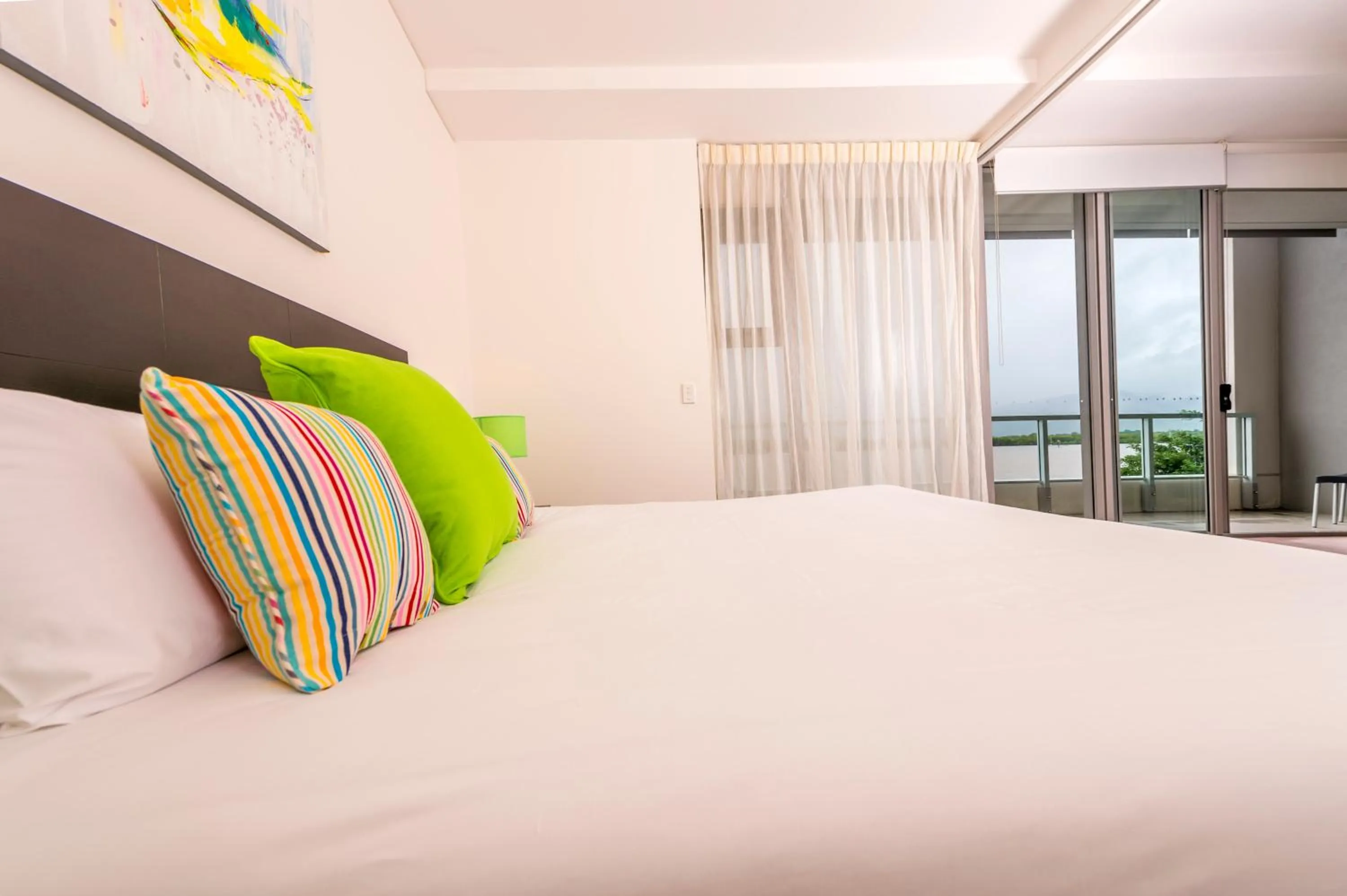 Bedroom, Bed in Cairns Private Apartments