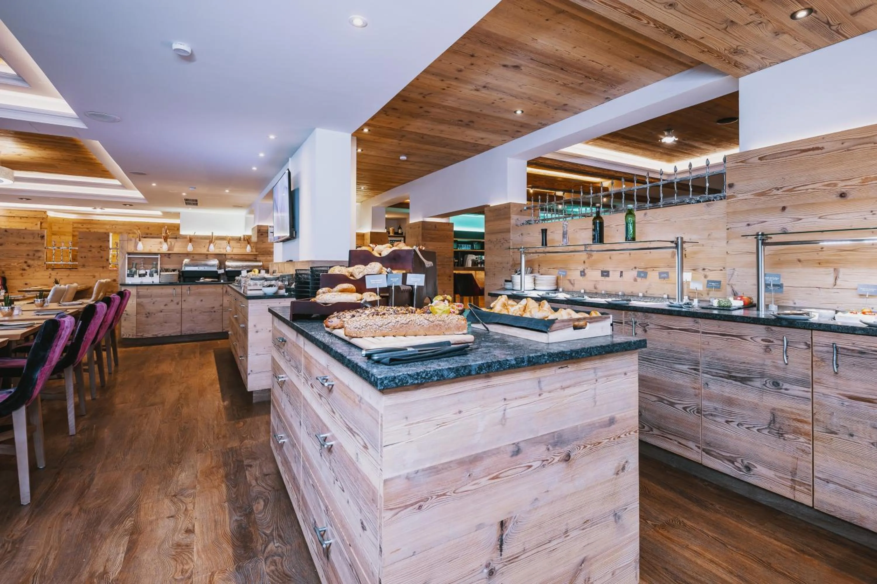 Buffet breakfast in Hotel Flachauerhof