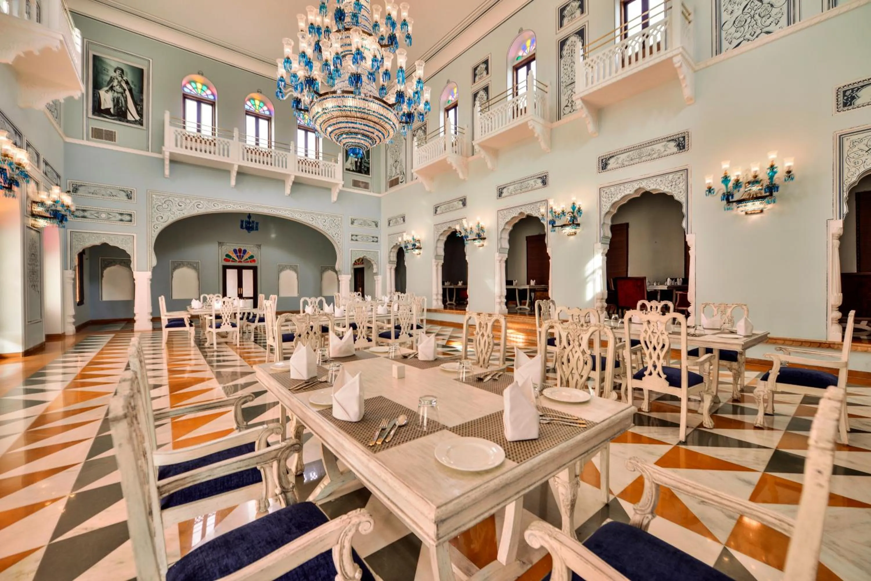 Restaurant/places to eat in Hotel Jaisalkot