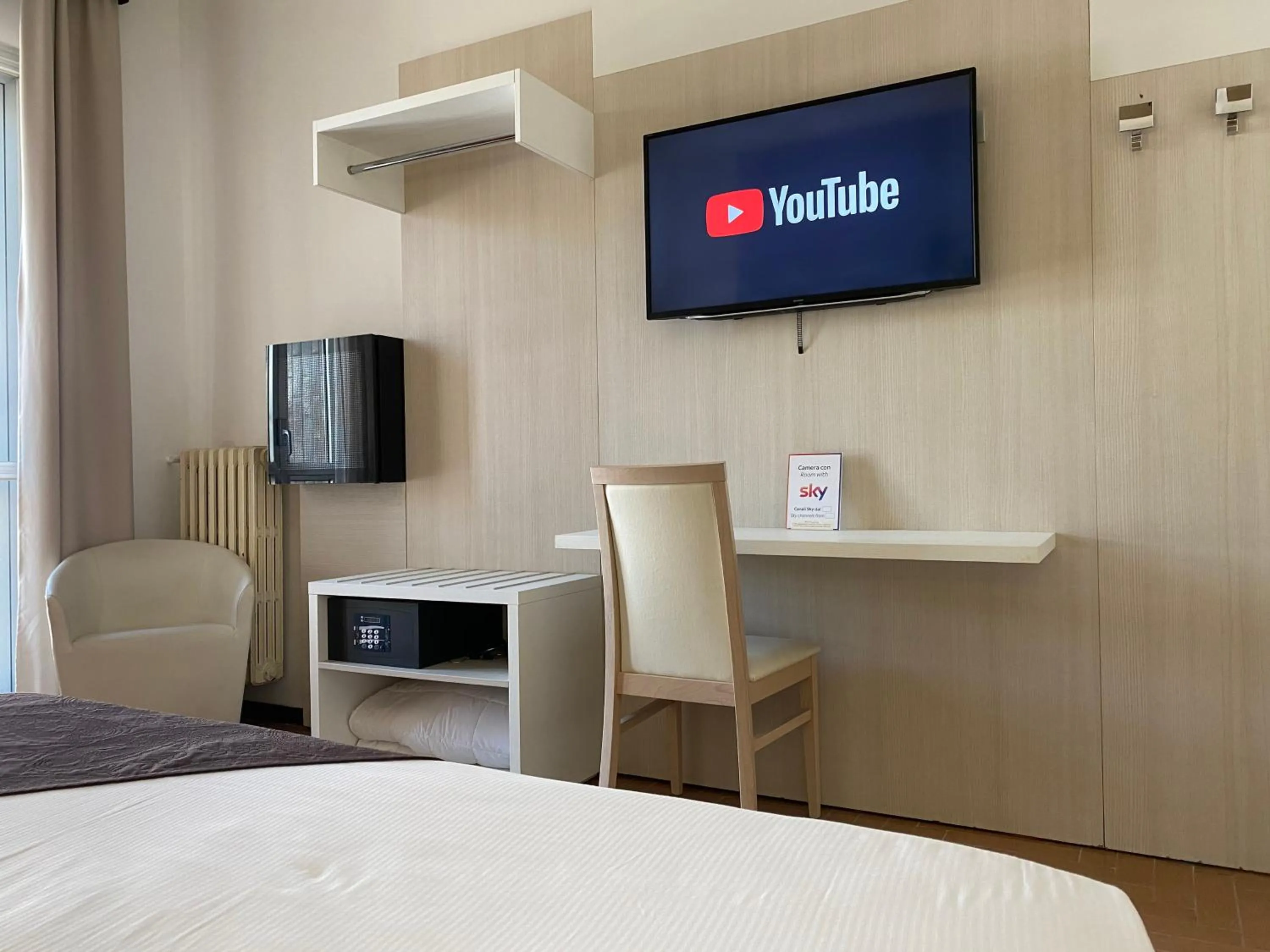 Bed in Hotel Ristorante Novara Expo