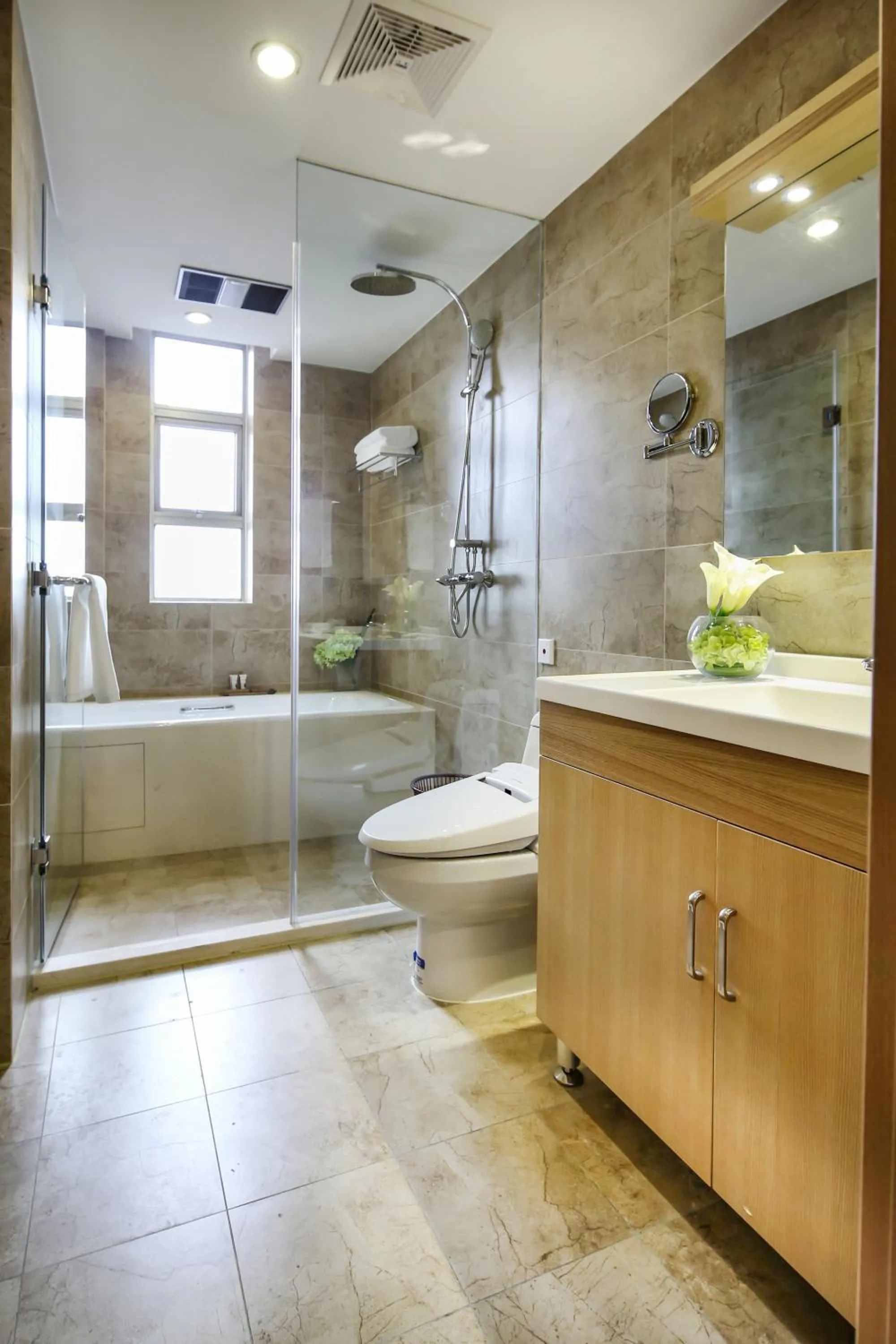Shower in Green Court Residence Jinqiao Diamond Shanghai