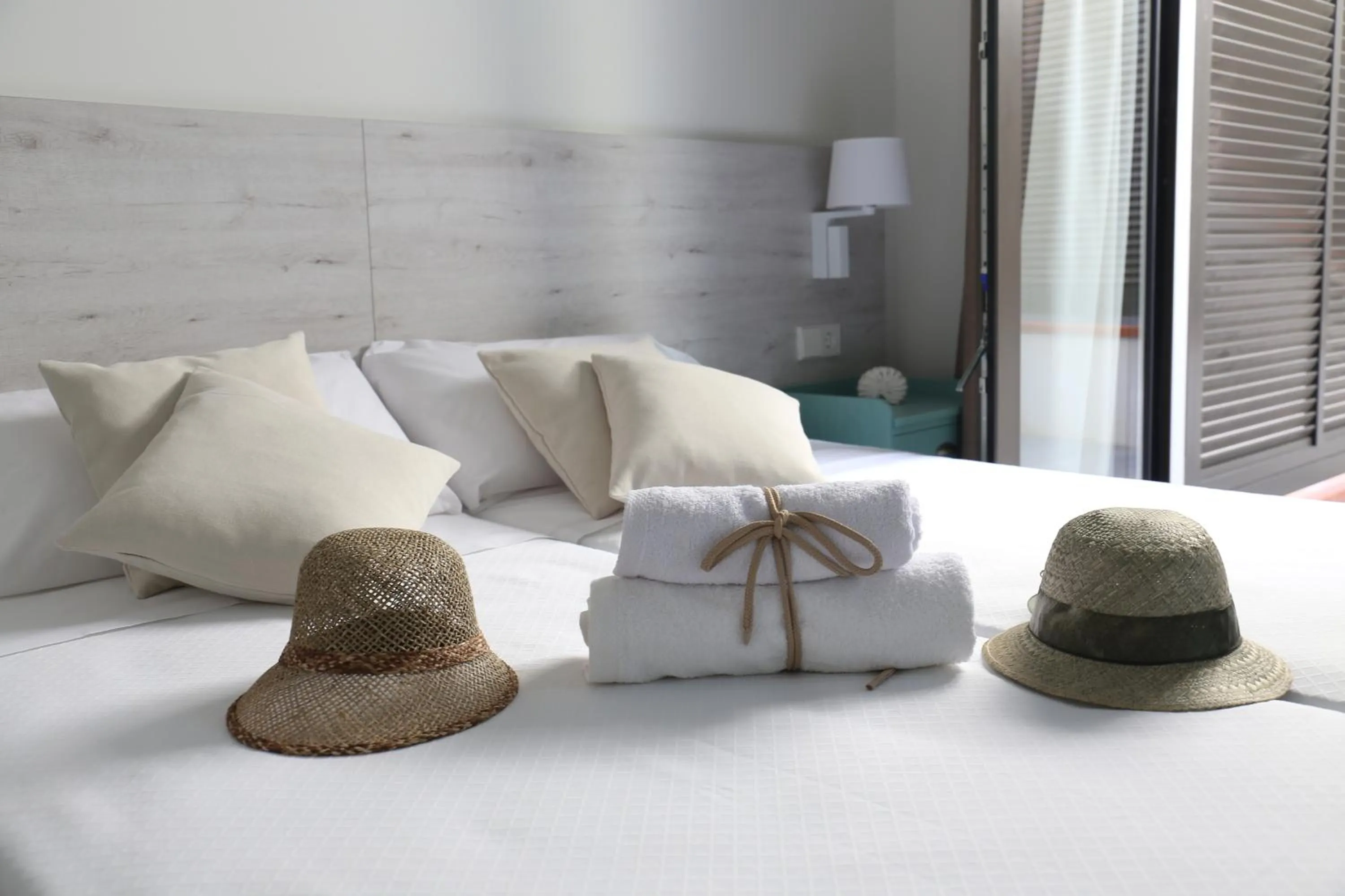 Bed in Hotel L'Escala Centre