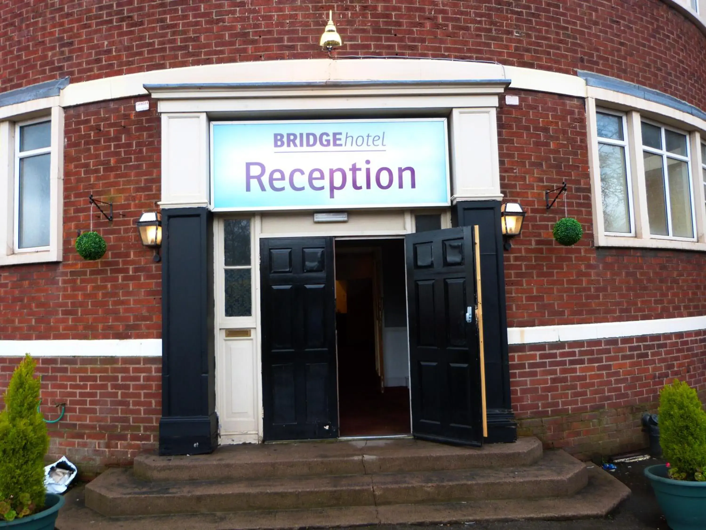 Facade/entrance in The Bridge Hotel Facade/entrance in The Bridge Hotel