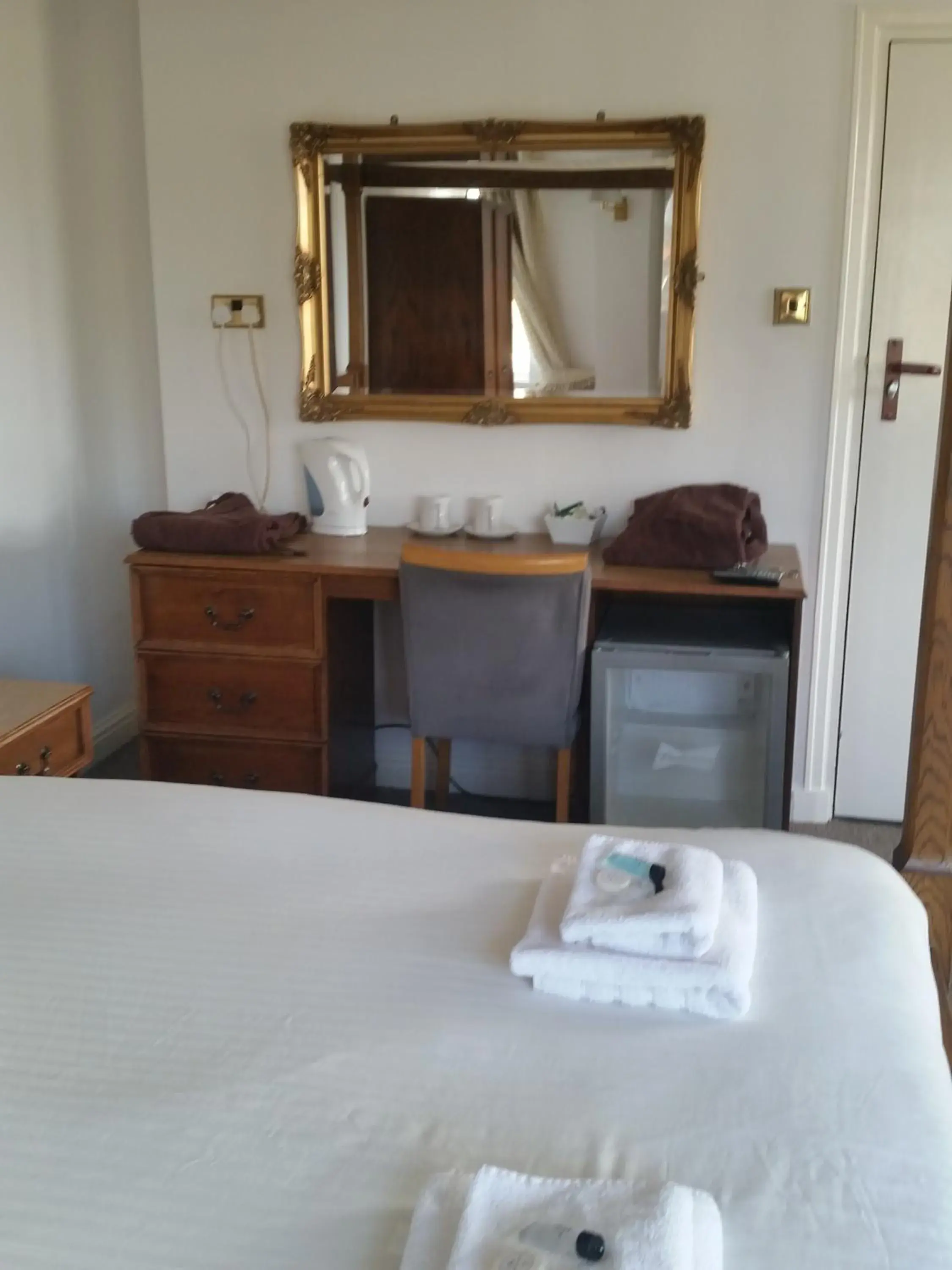 Seating area, Bed in The Bridge Hotel Seating area, Bed in The Bridge Hotel