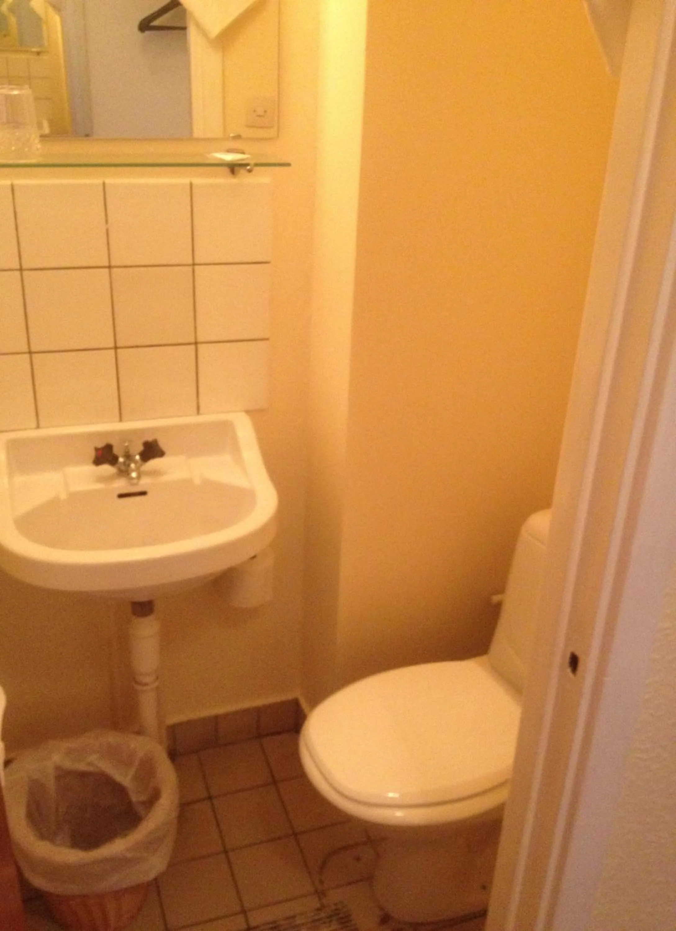 Toilet in Hotel Chaplin