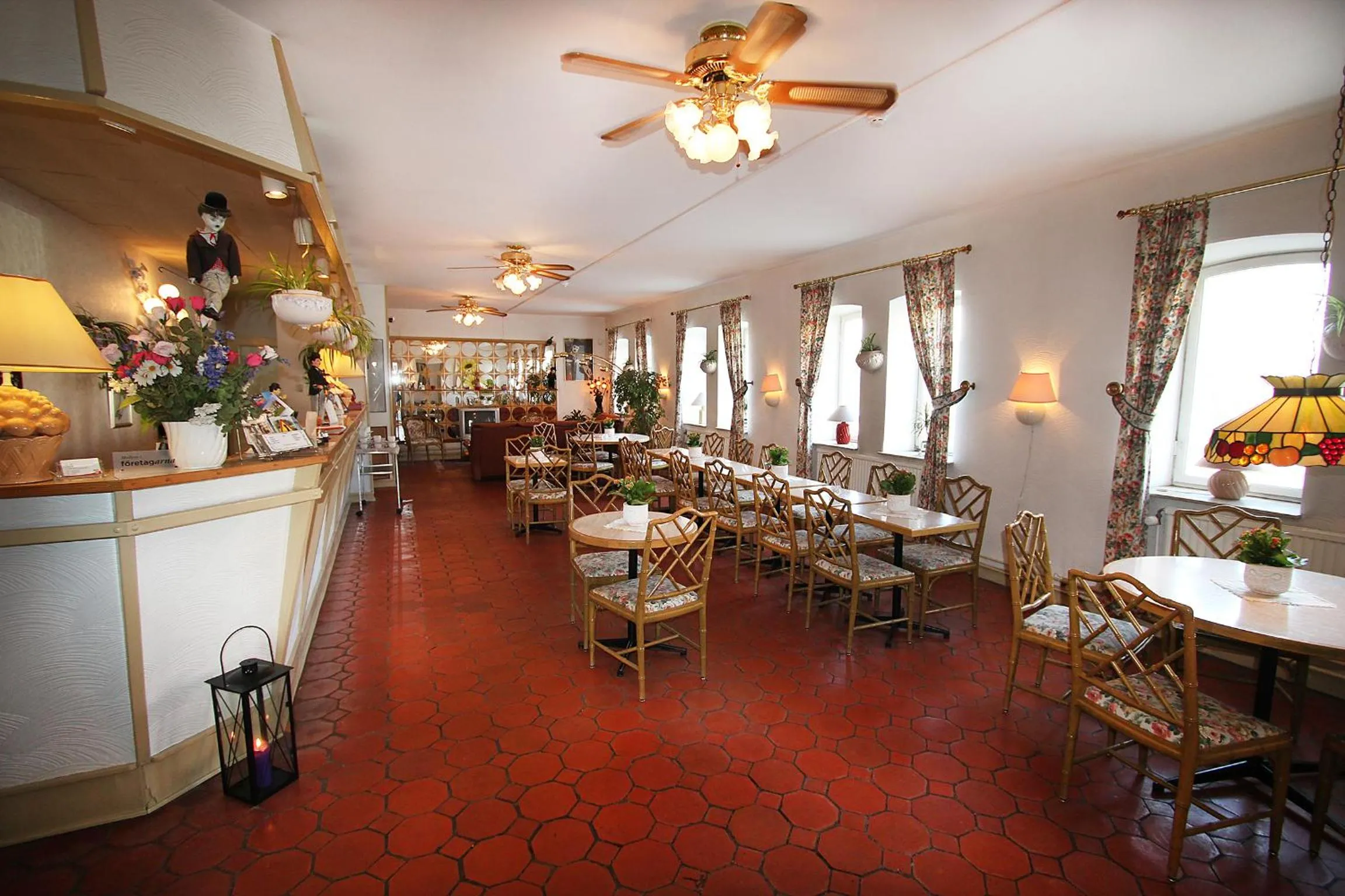 Restaurant/places to eat in Hotel Chaplin