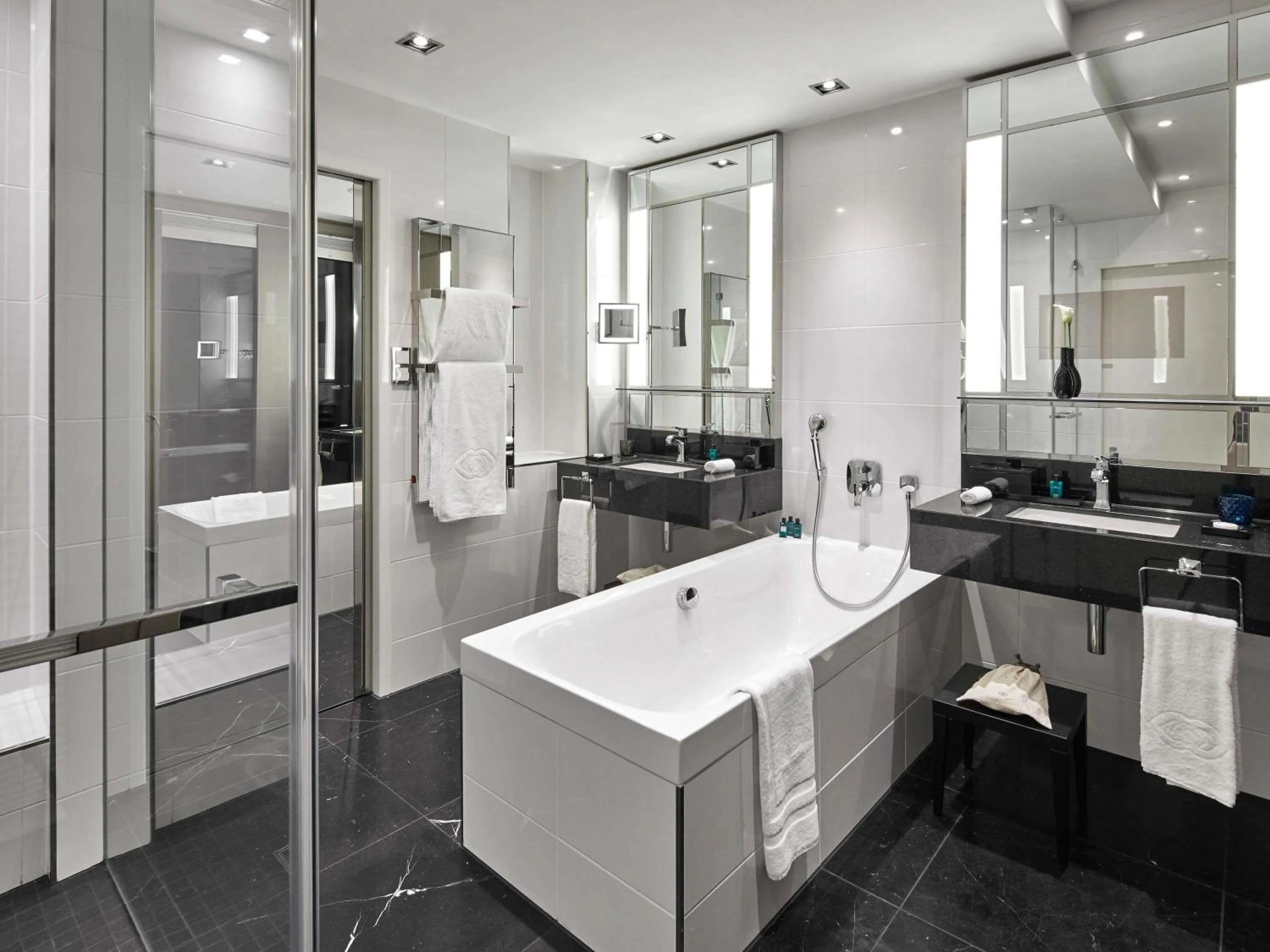 Bedroom in Sofitel Frankfurt Opera