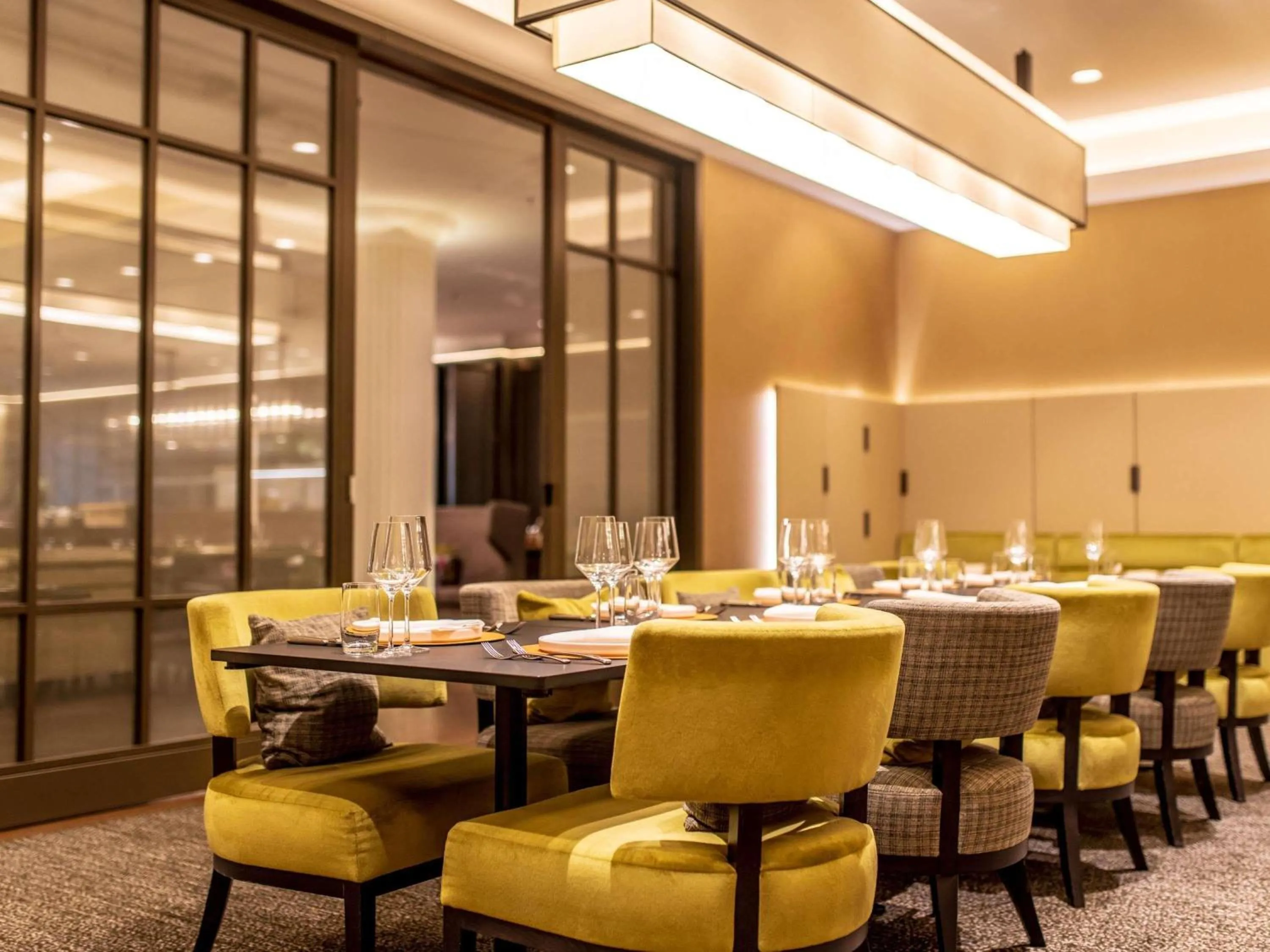 Restaurant/places to eat in Sofitel Frankfurt Opera