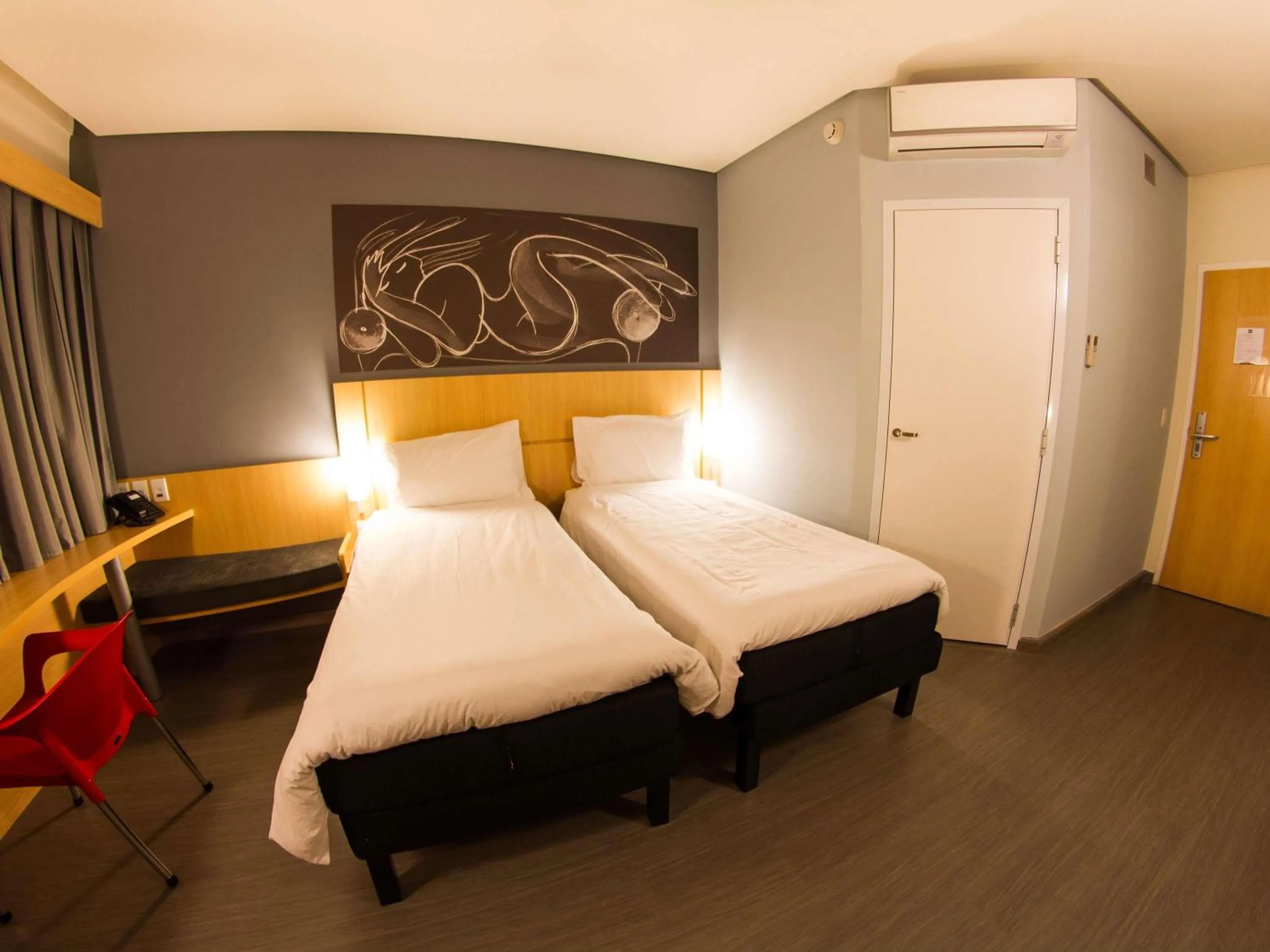 Bedroom, Bed in ibis Imperatriz