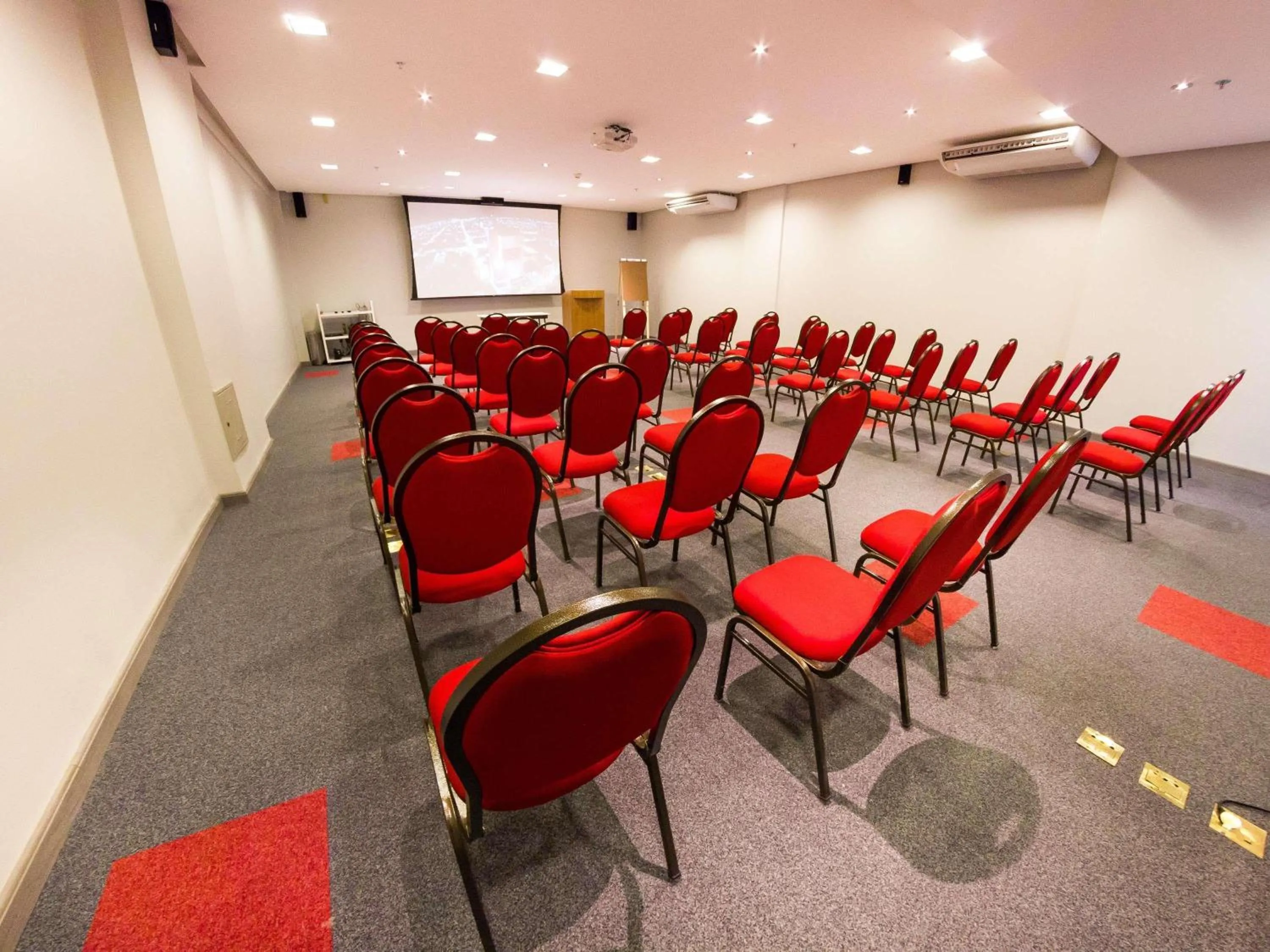 Meeting/conference room in ibis Imperatriz