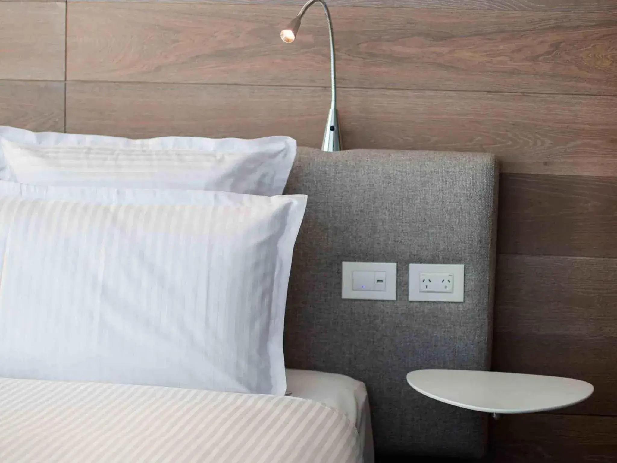 Bedroom, Bed in Pullman Sydney Airport Bedroom, Bed in Pullman Sydney Airport