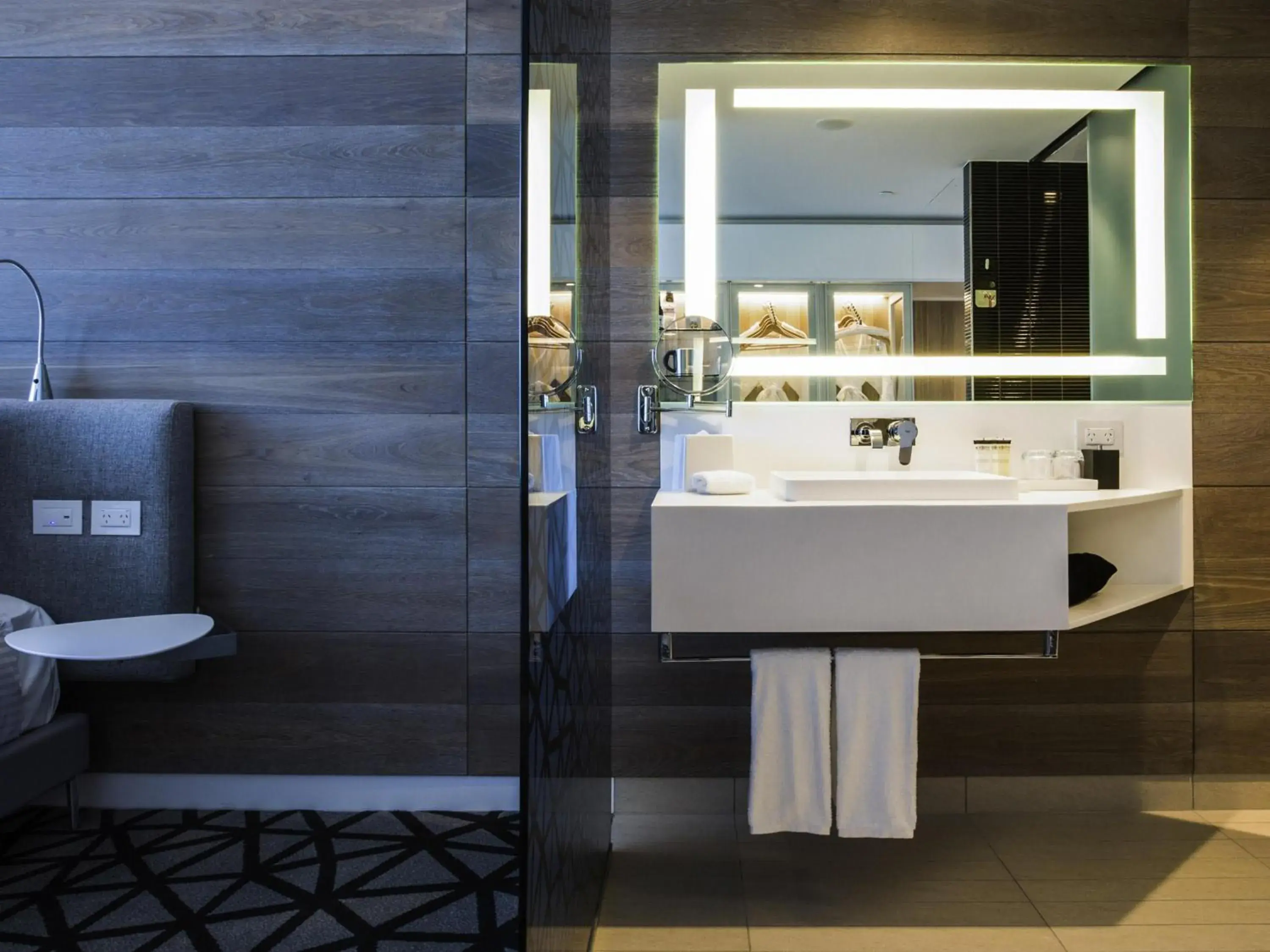 Bedroom in Pullman Sydney Airport Bedroom in Pullman Sydney Airport