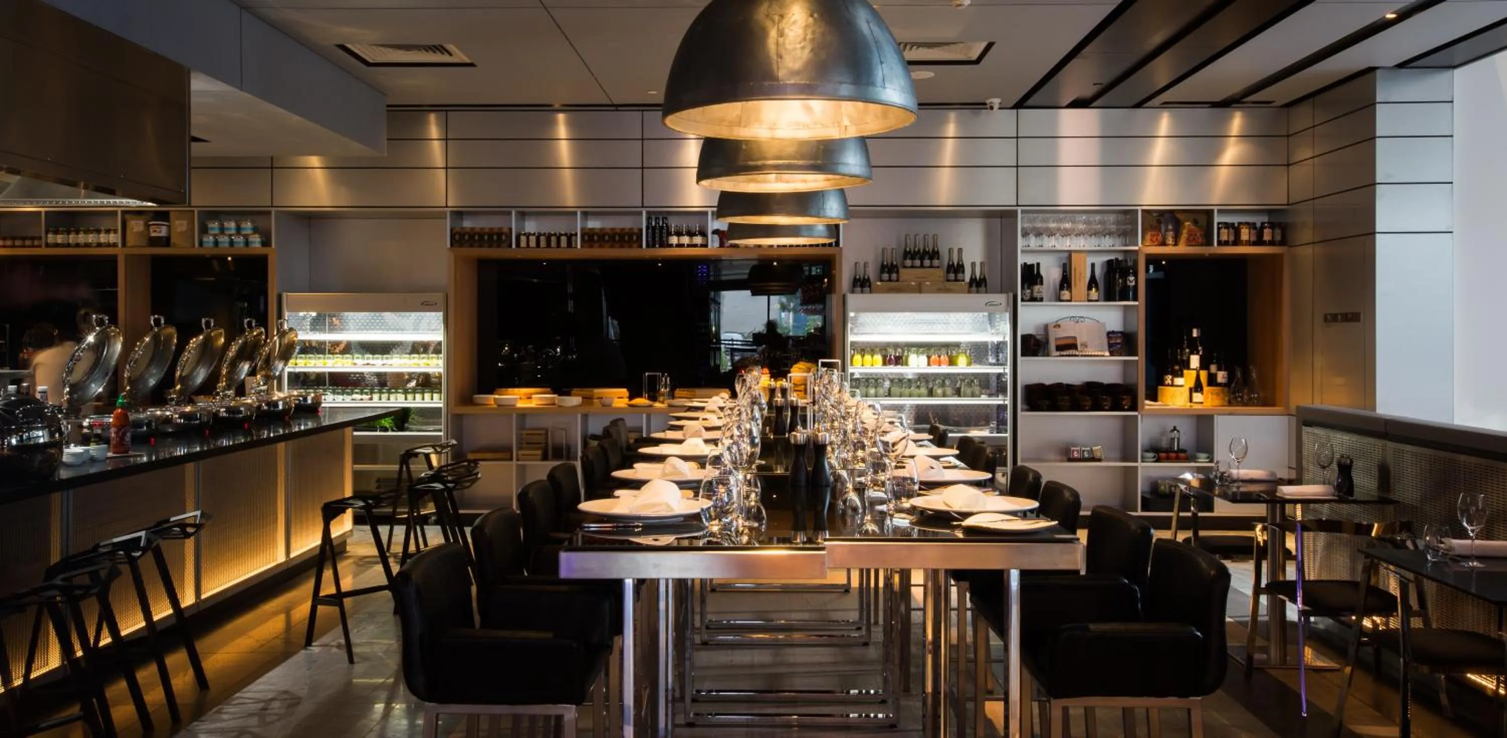 Restaurant/places to eat in Pullman Sydney Airport