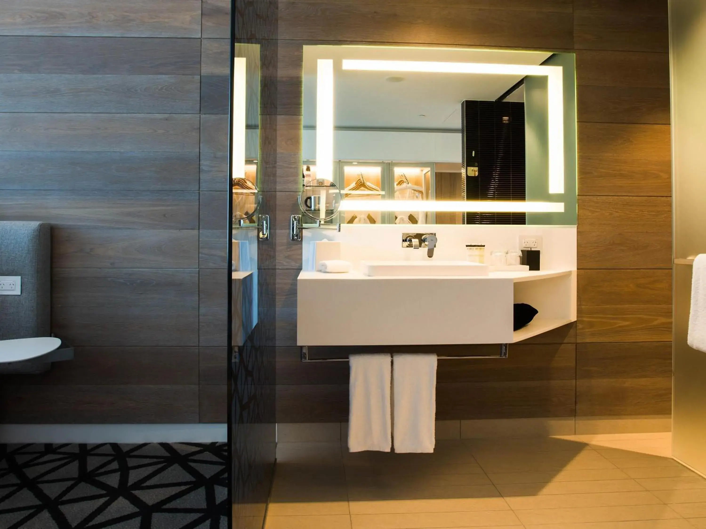 Bedroom in Pullman Sydney Airport Bedroom in Pullman Sydney Airport