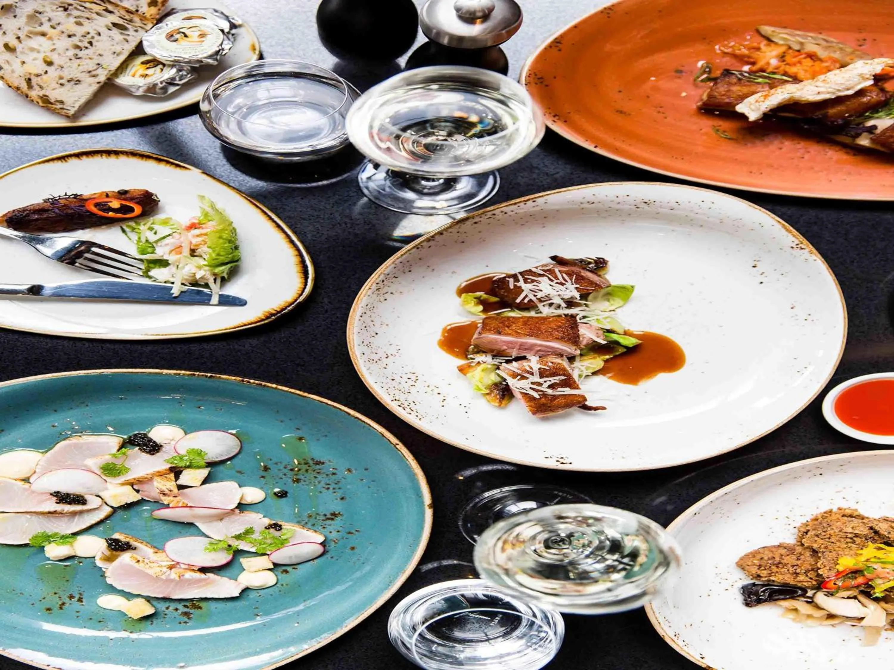 Restaurant/places to eat in Pullman Sydney Airport