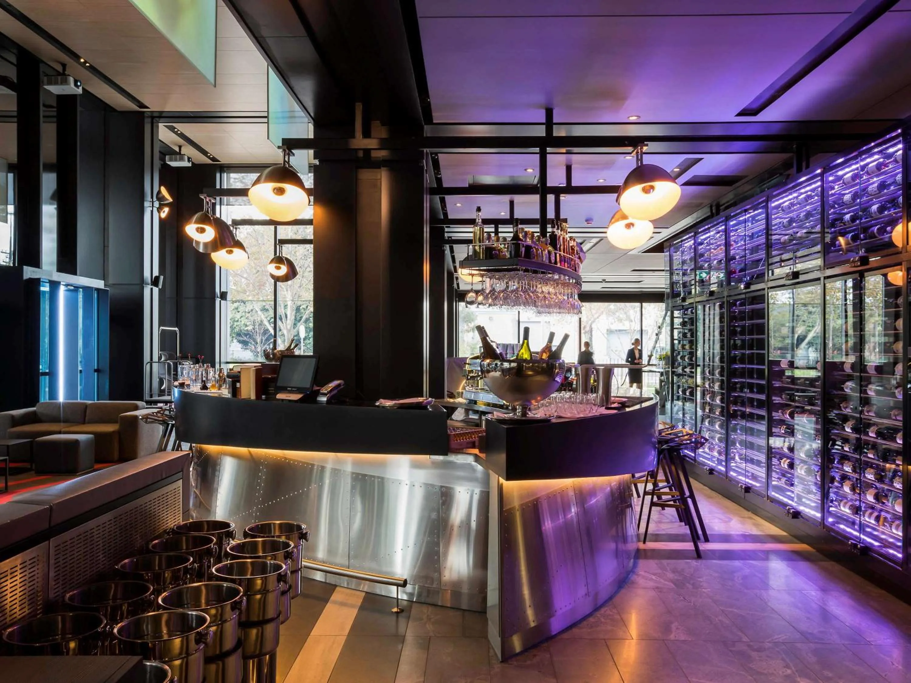 Restaurant/places to eat in Pullman Sydney Airport