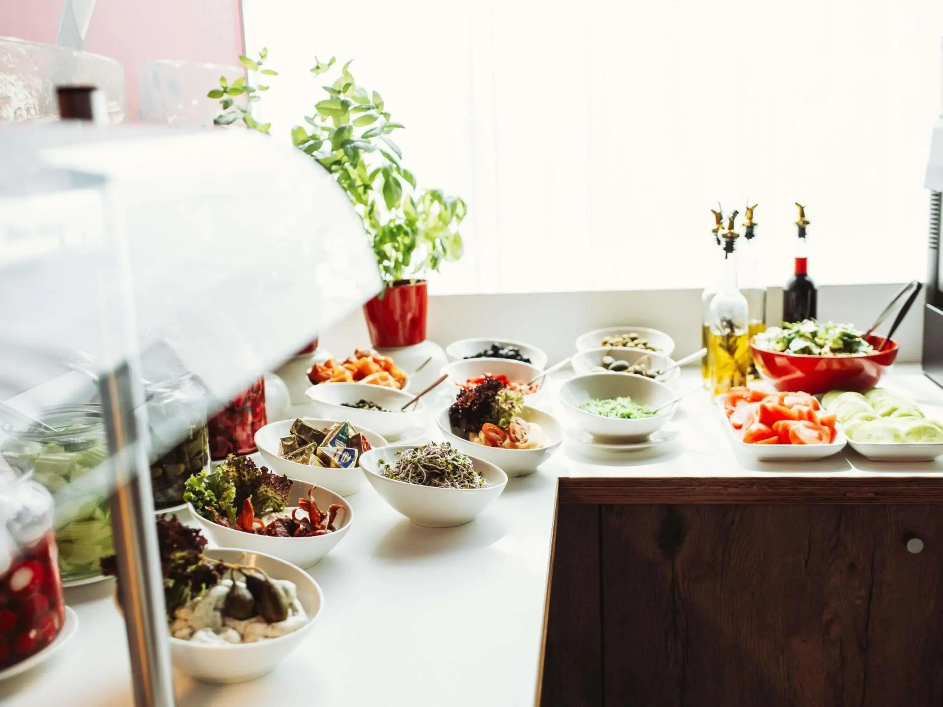 Restaurant/places to eat in Ibis Poznan Polnoc Restaurant/places to eat in Ibis Poznan Polnoc